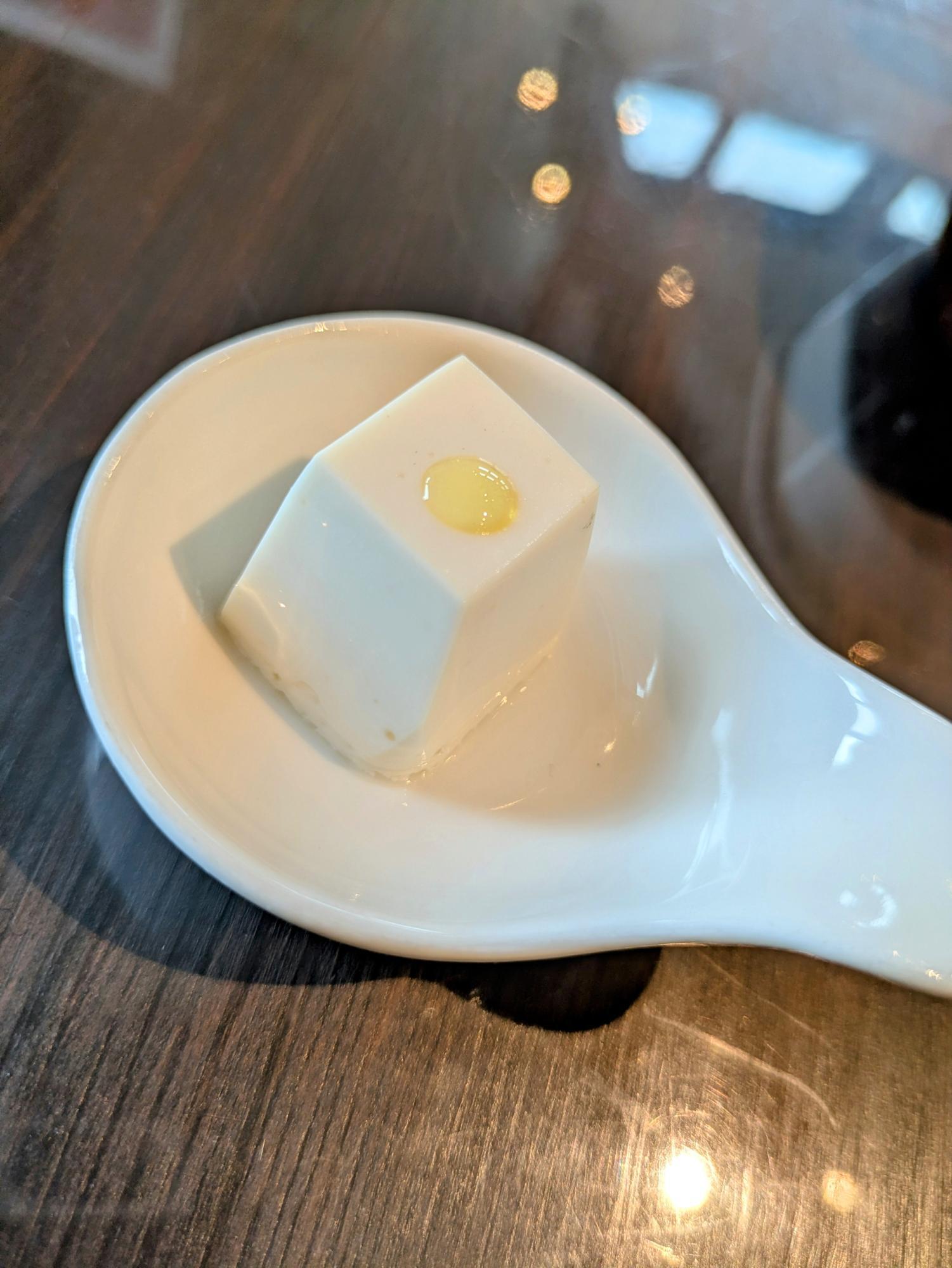 お通し的な豆腐