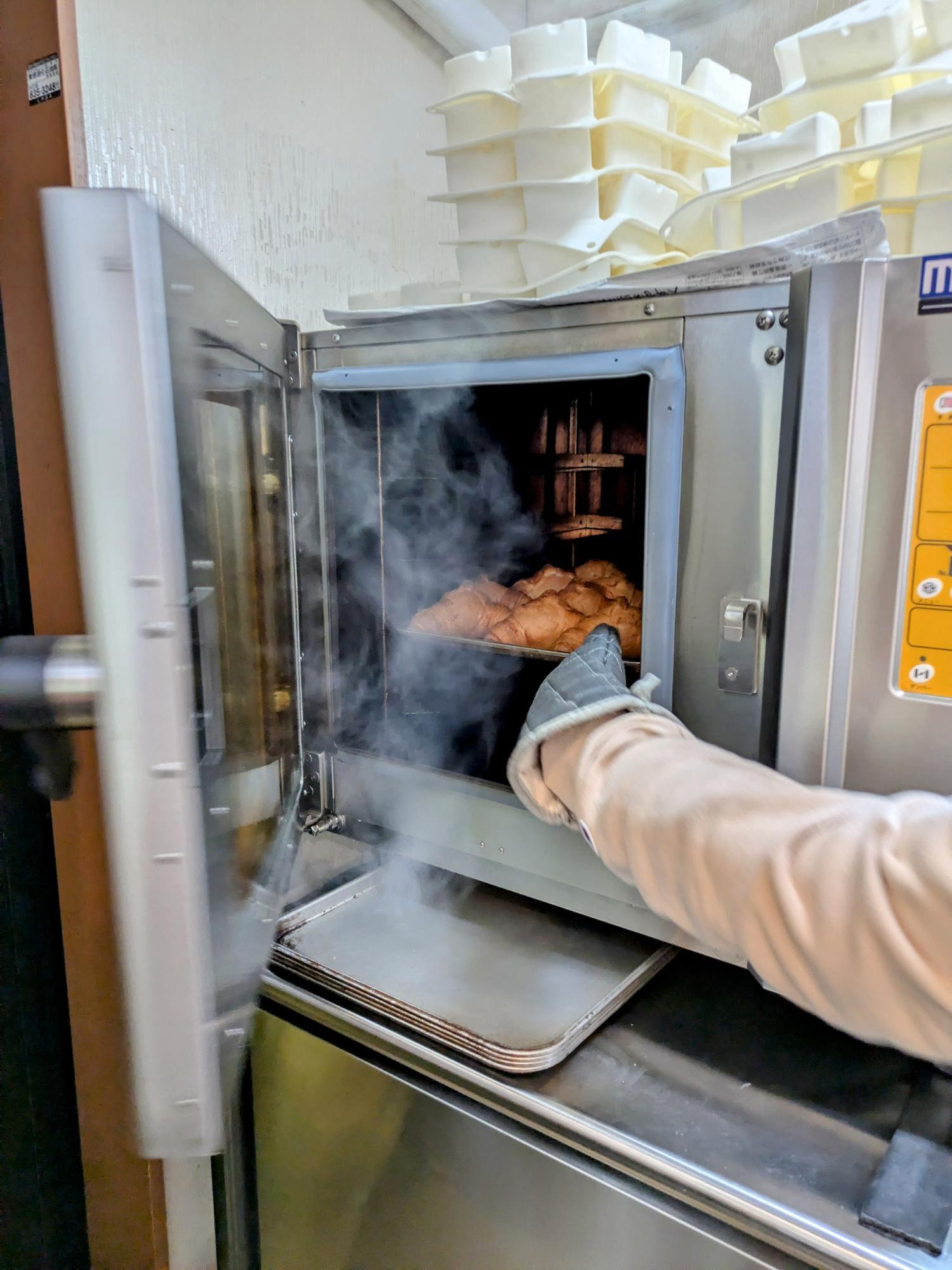 焼きたてのクロワッサン