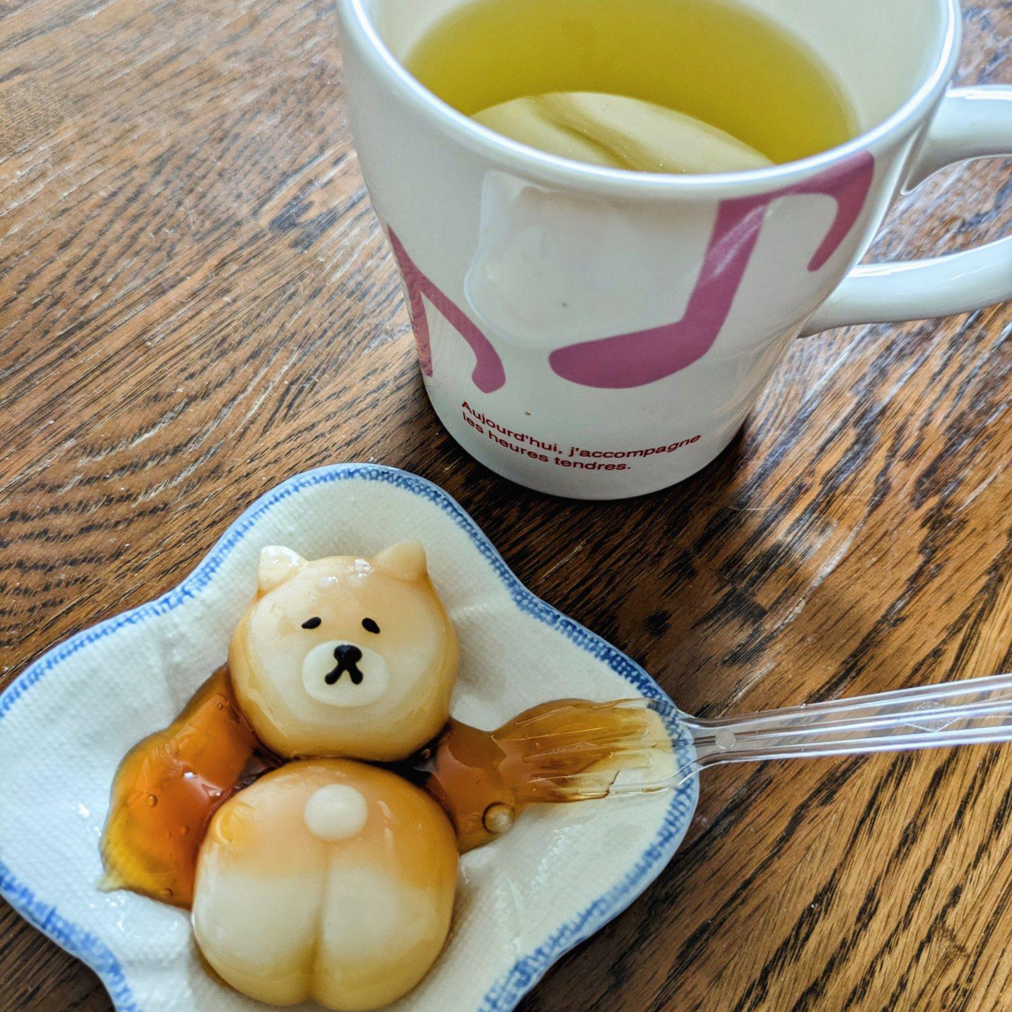 だんごにはお茶ですよね