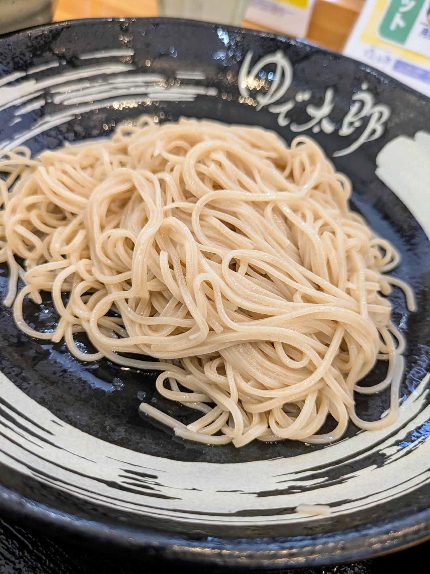 細目のざるそば