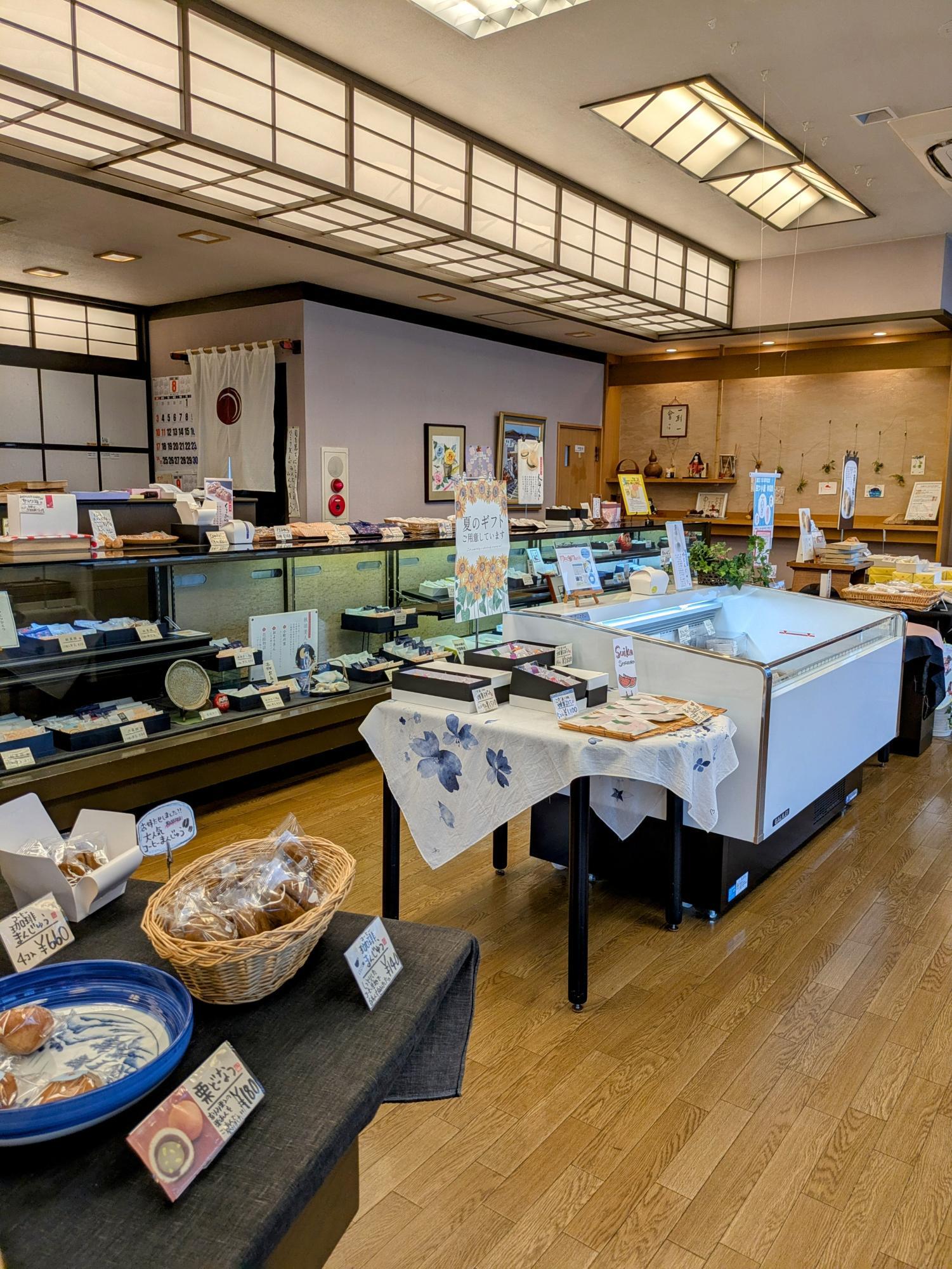 趣を感じる店内です