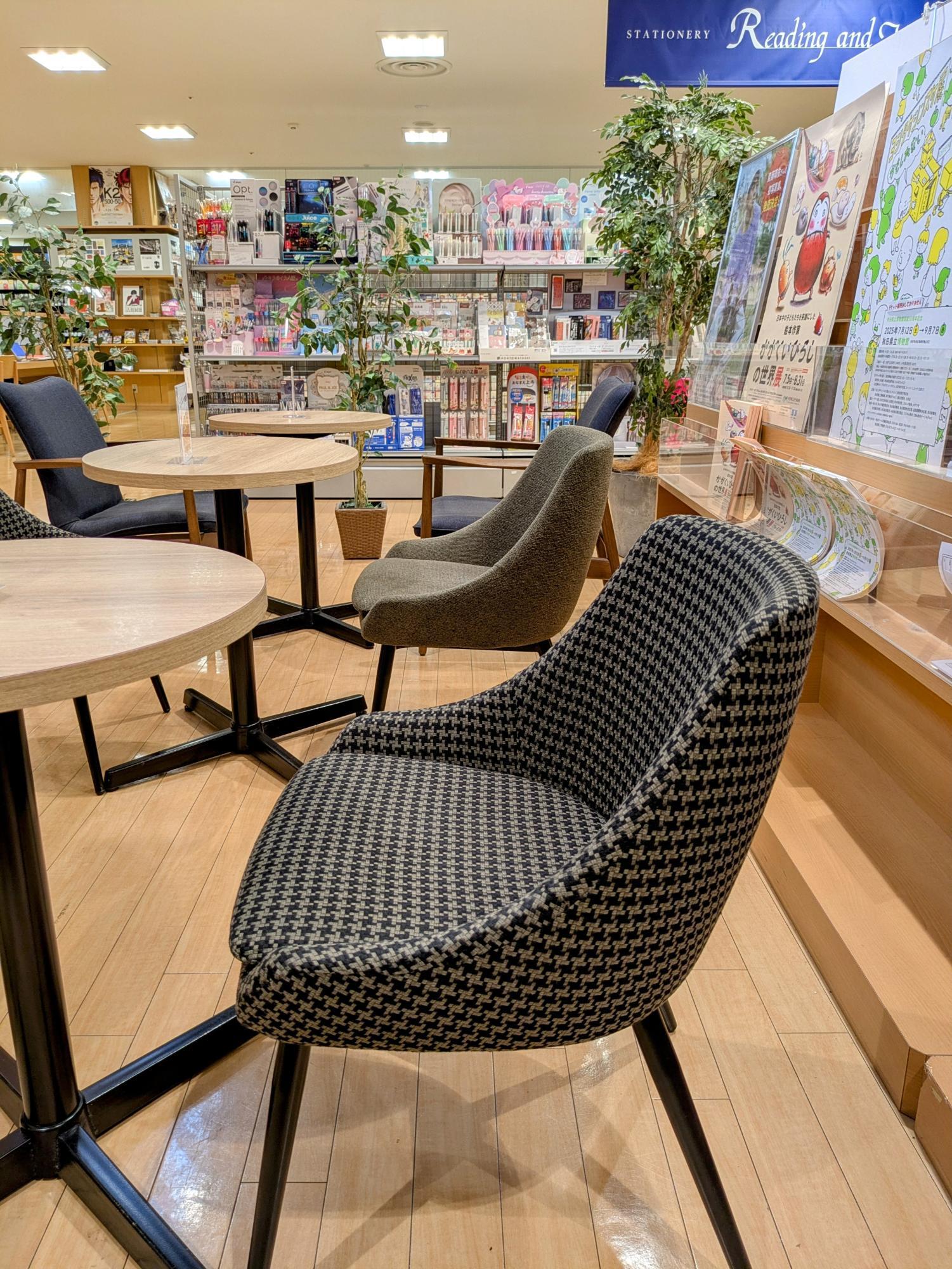 鮮やかな店内が素敵
