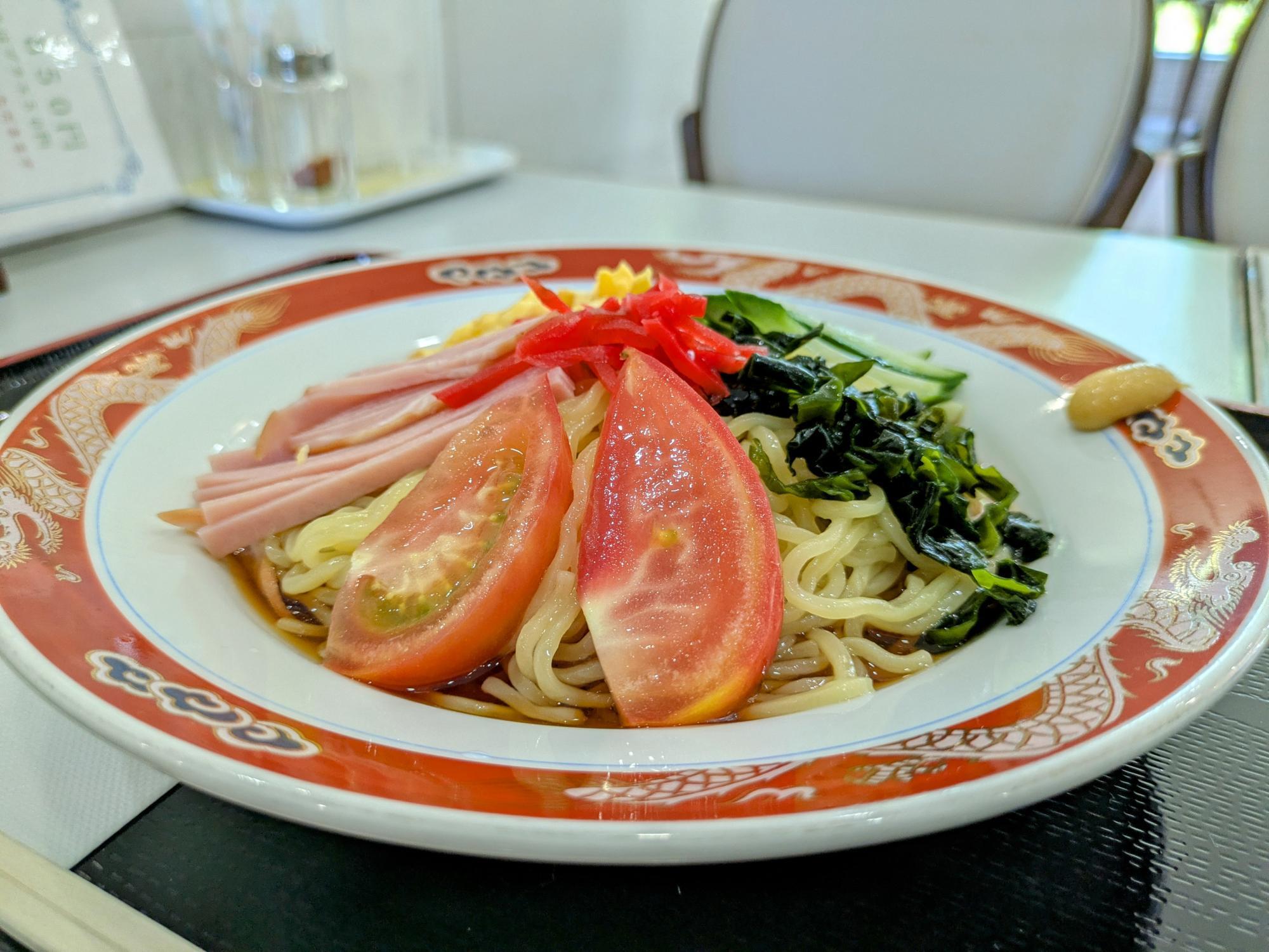 このお皿も良い味出してます