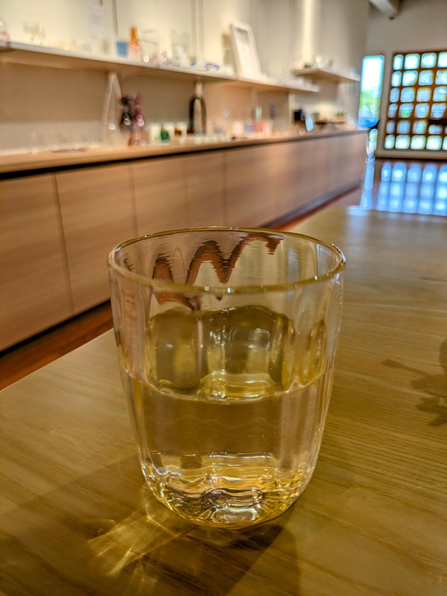 お水はセルフサービスです