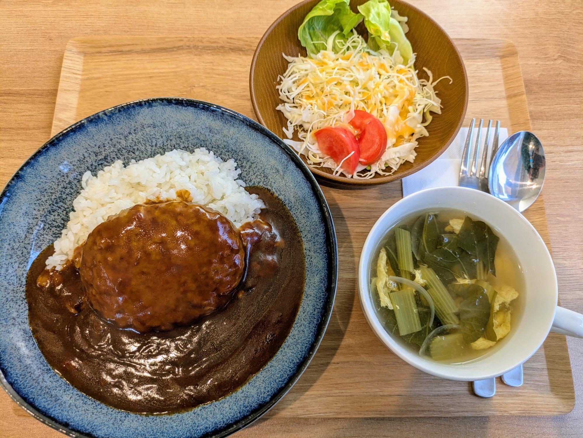 昼食メニューからハヤシライス