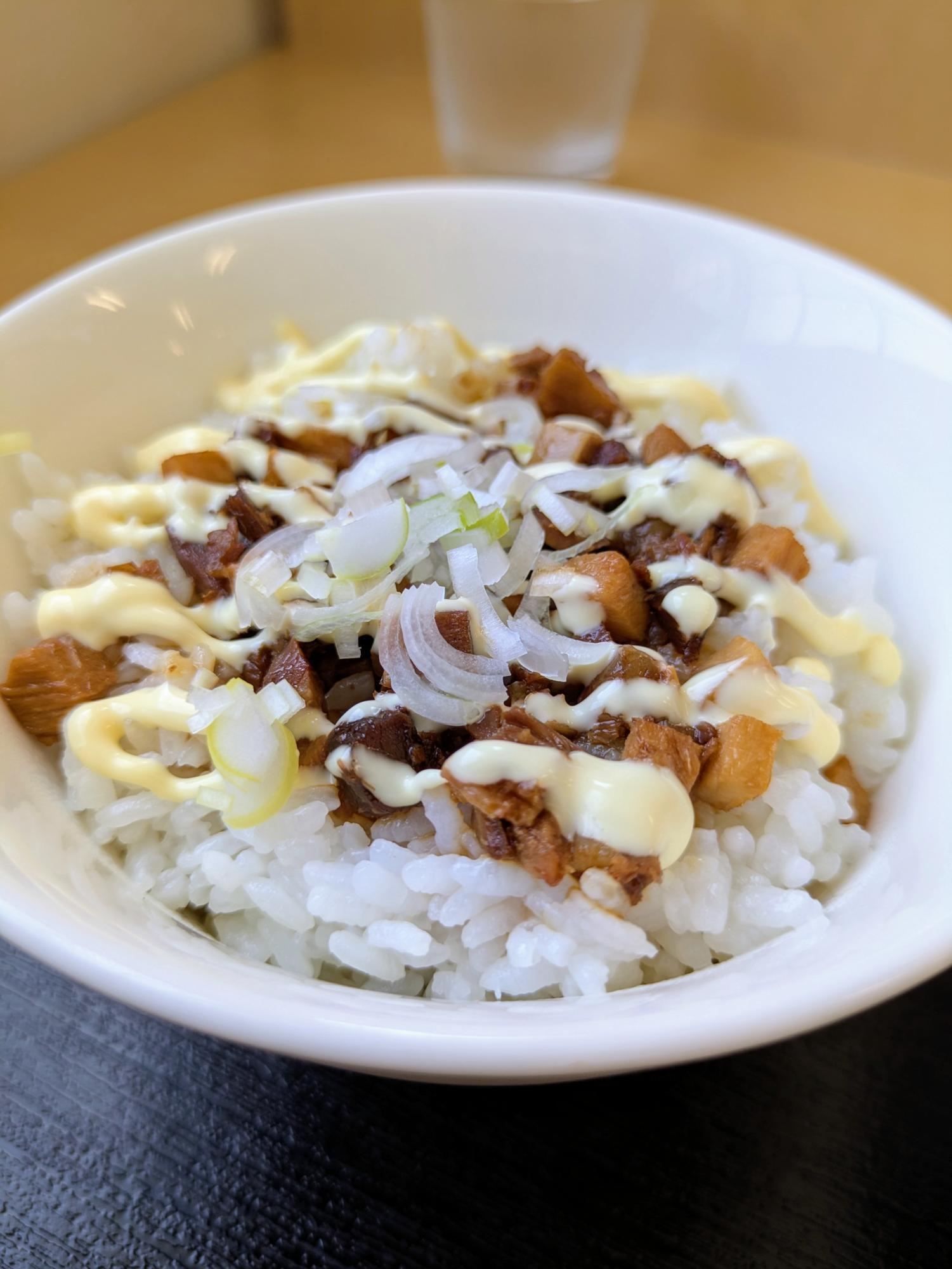 ミニチャーシュー丼
