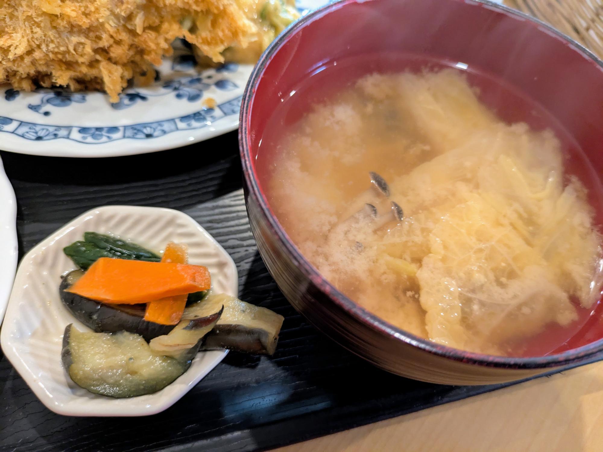 漬物と味噌汁