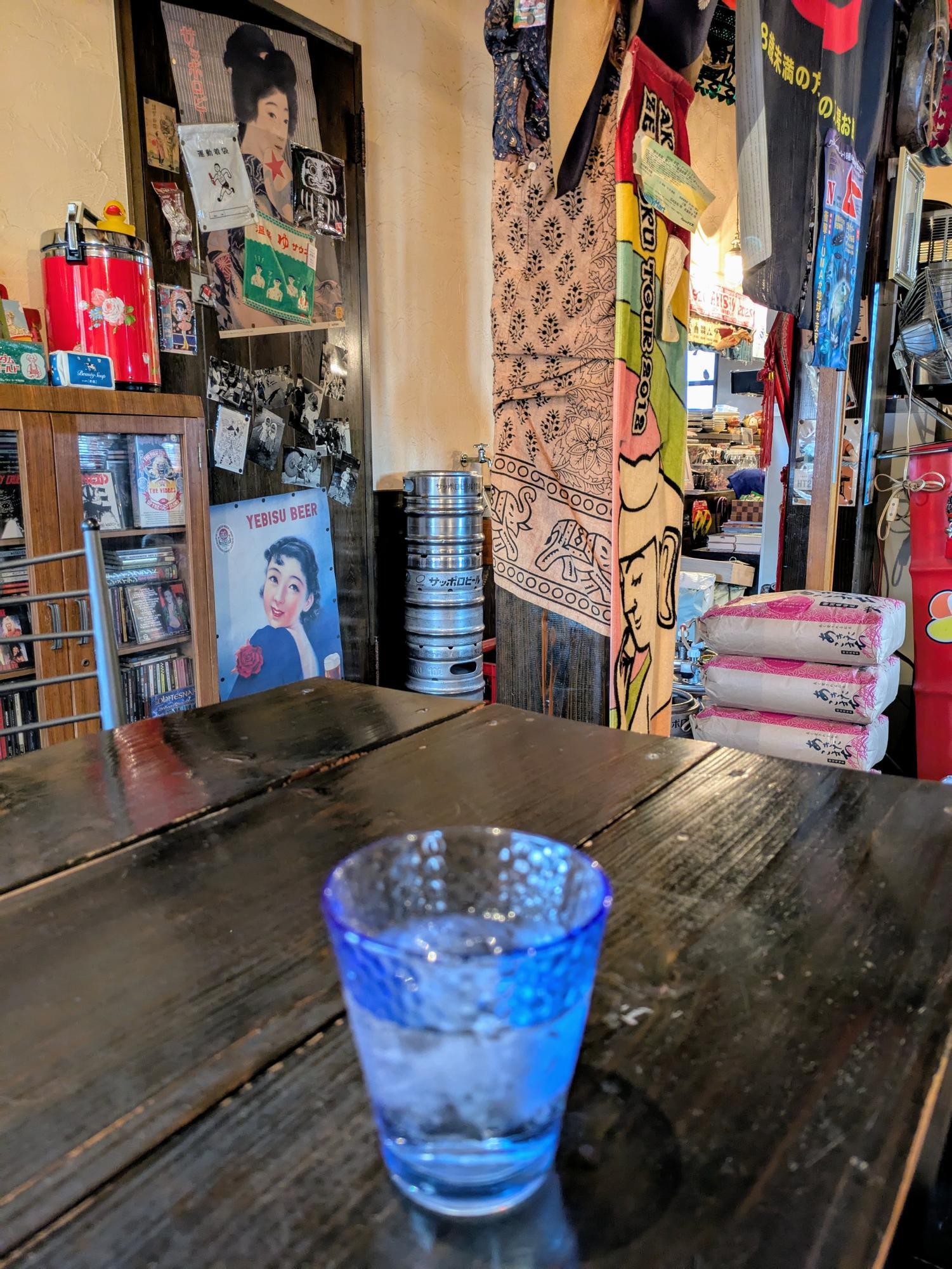 コップの色が鮮やか
