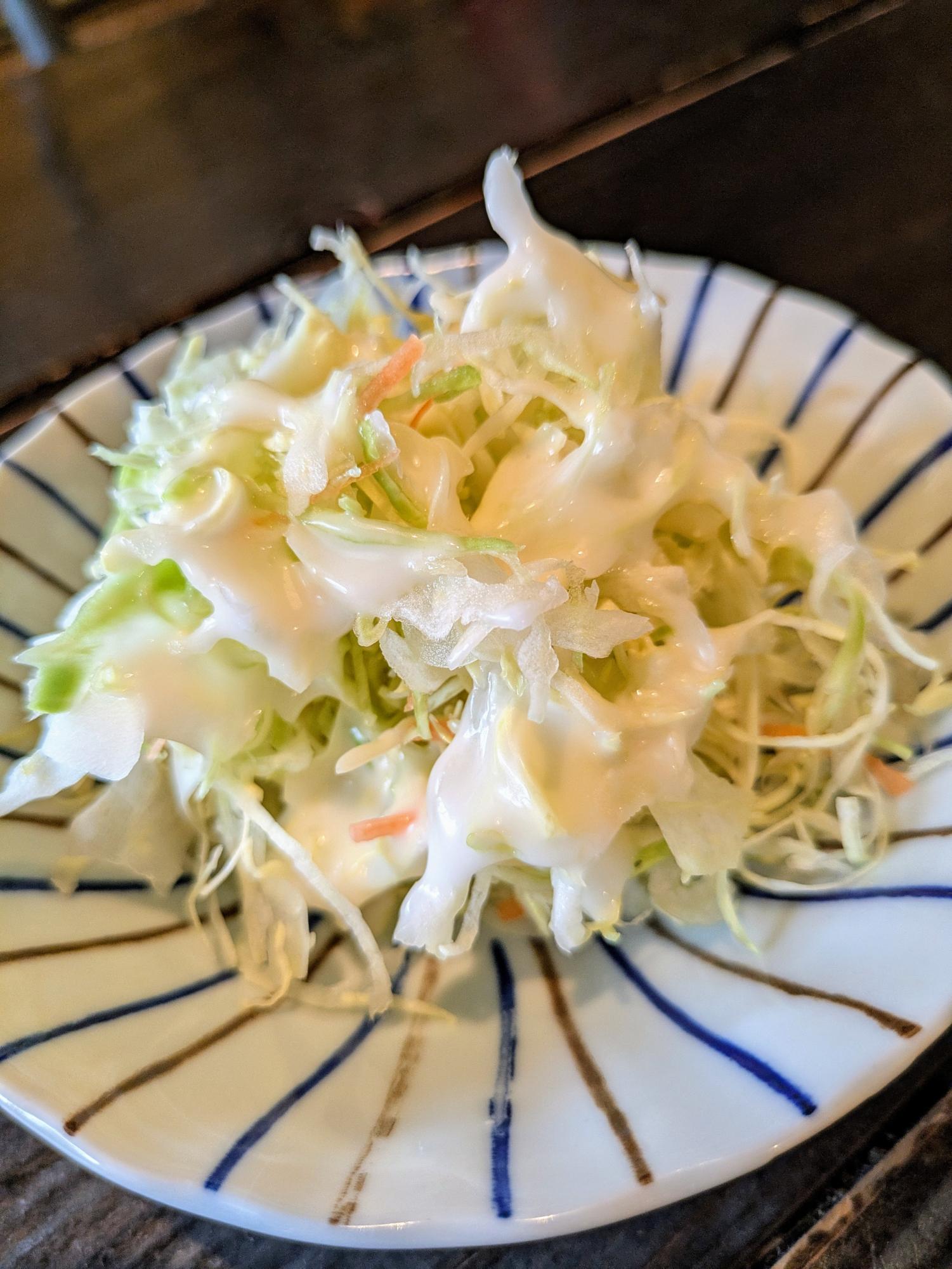 ほどよい量のサラダ