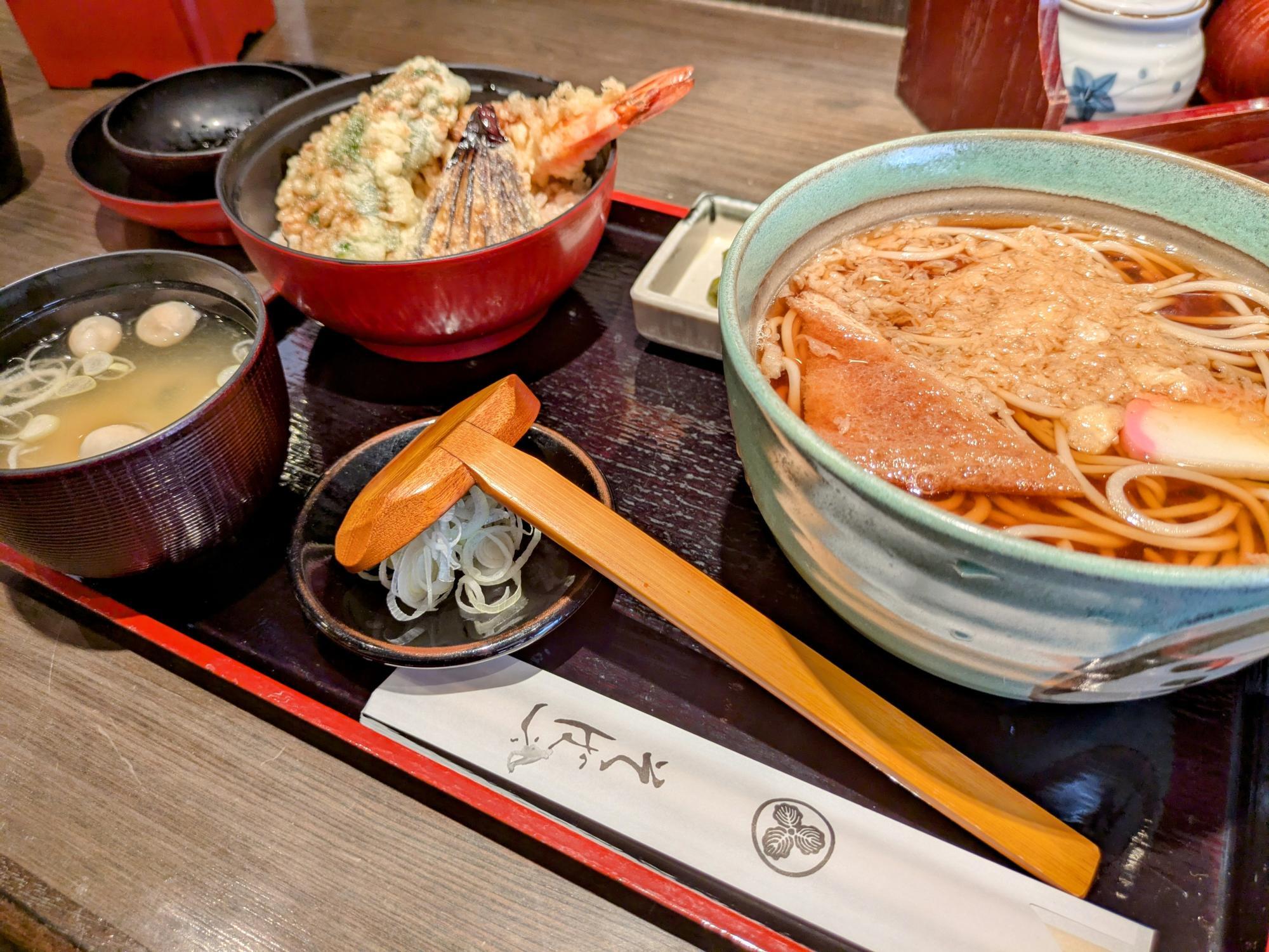 これは確かに「まんぞくセット」