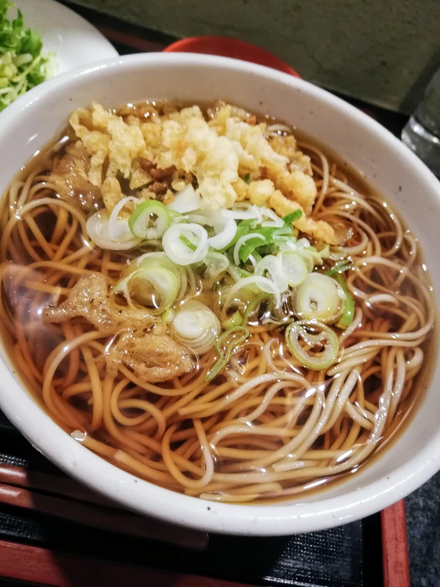 薬味を入れます