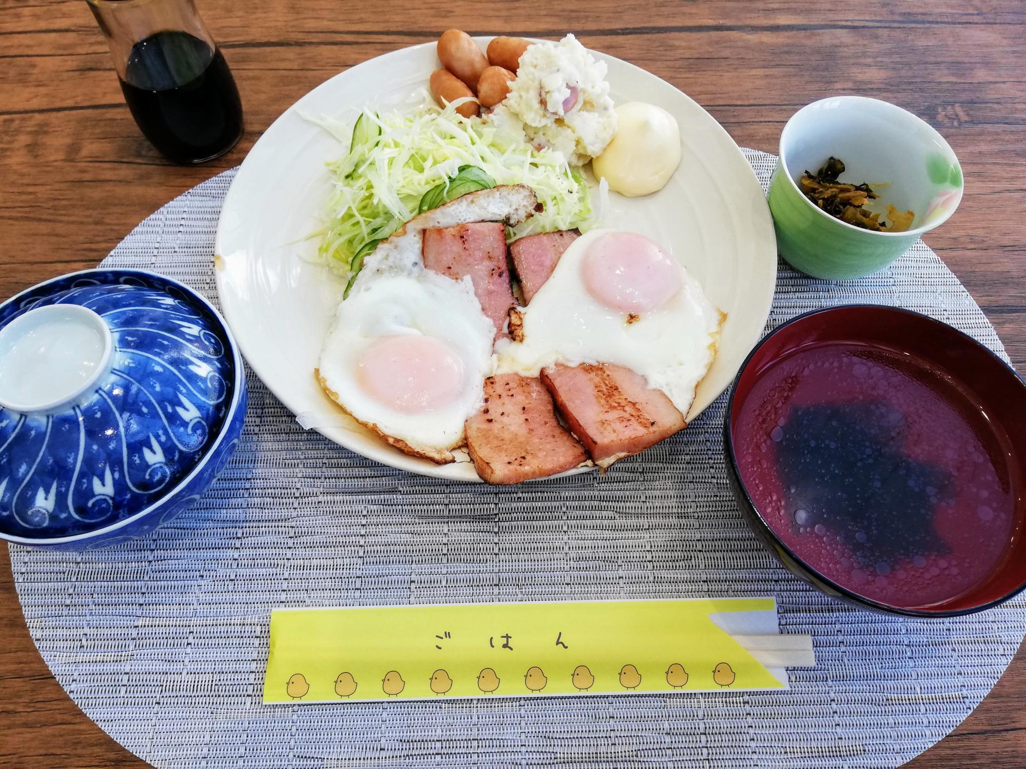 ベーコンエッグ来ました