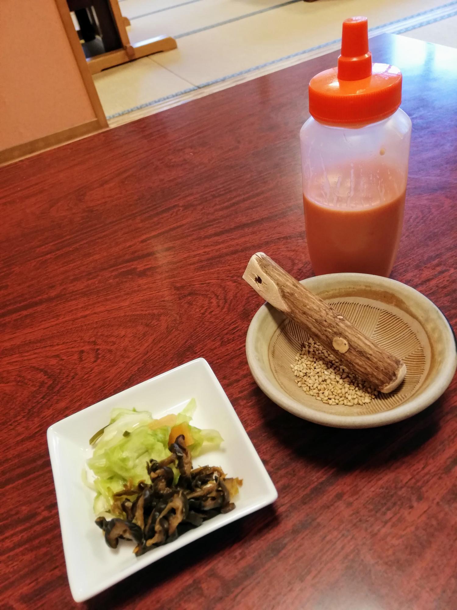 漬物とゴマ