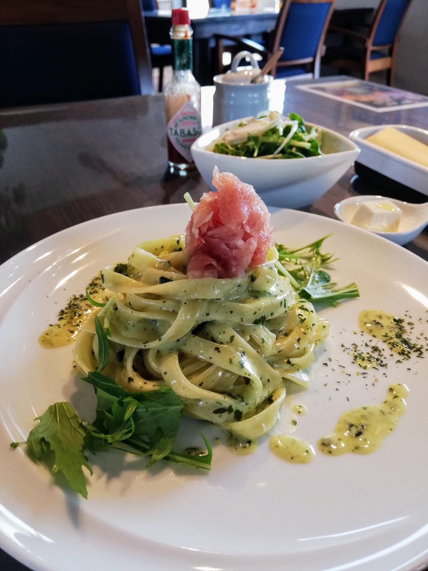 芸術的なパスタの巻き