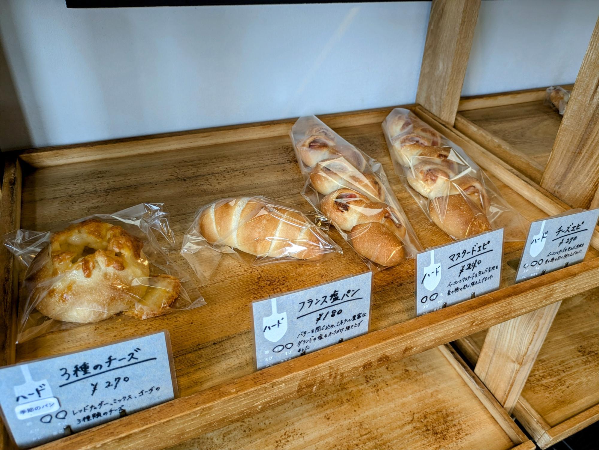 ハード系のパンも多いです
