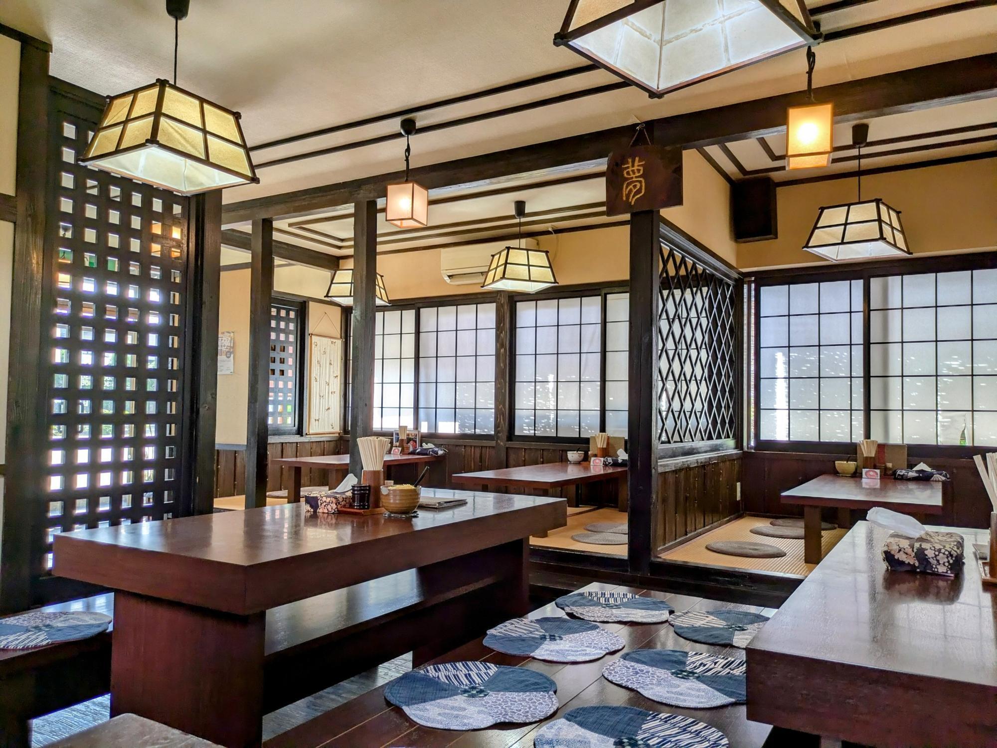 素敵で落ち着く店内