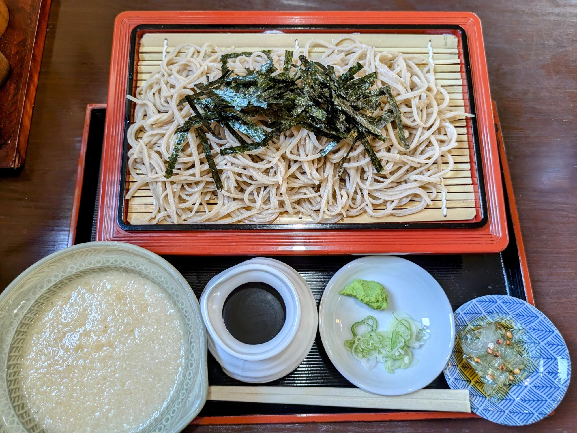 とろろざる(蕎麦は大盛)