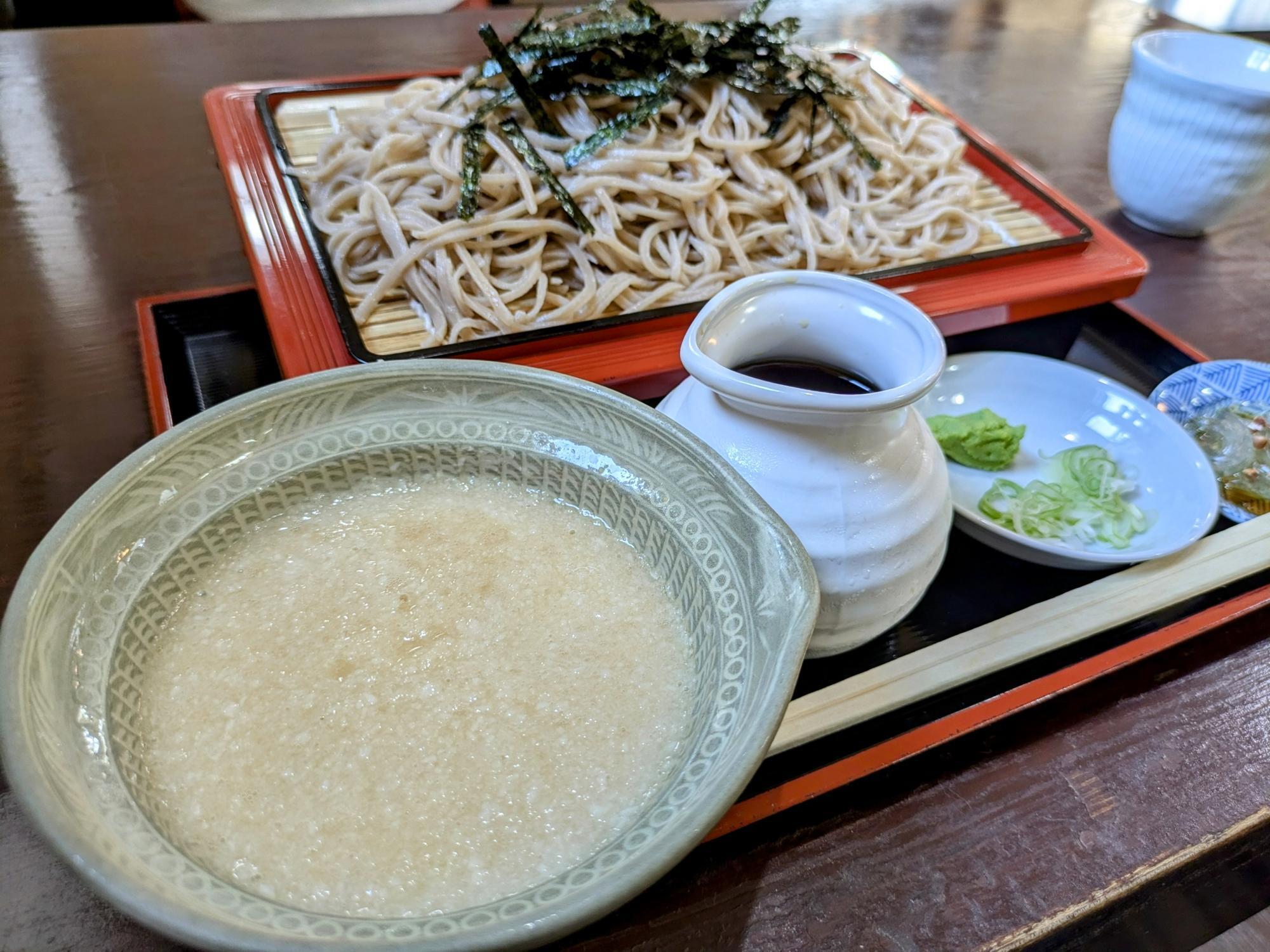 とろろがタップリ
