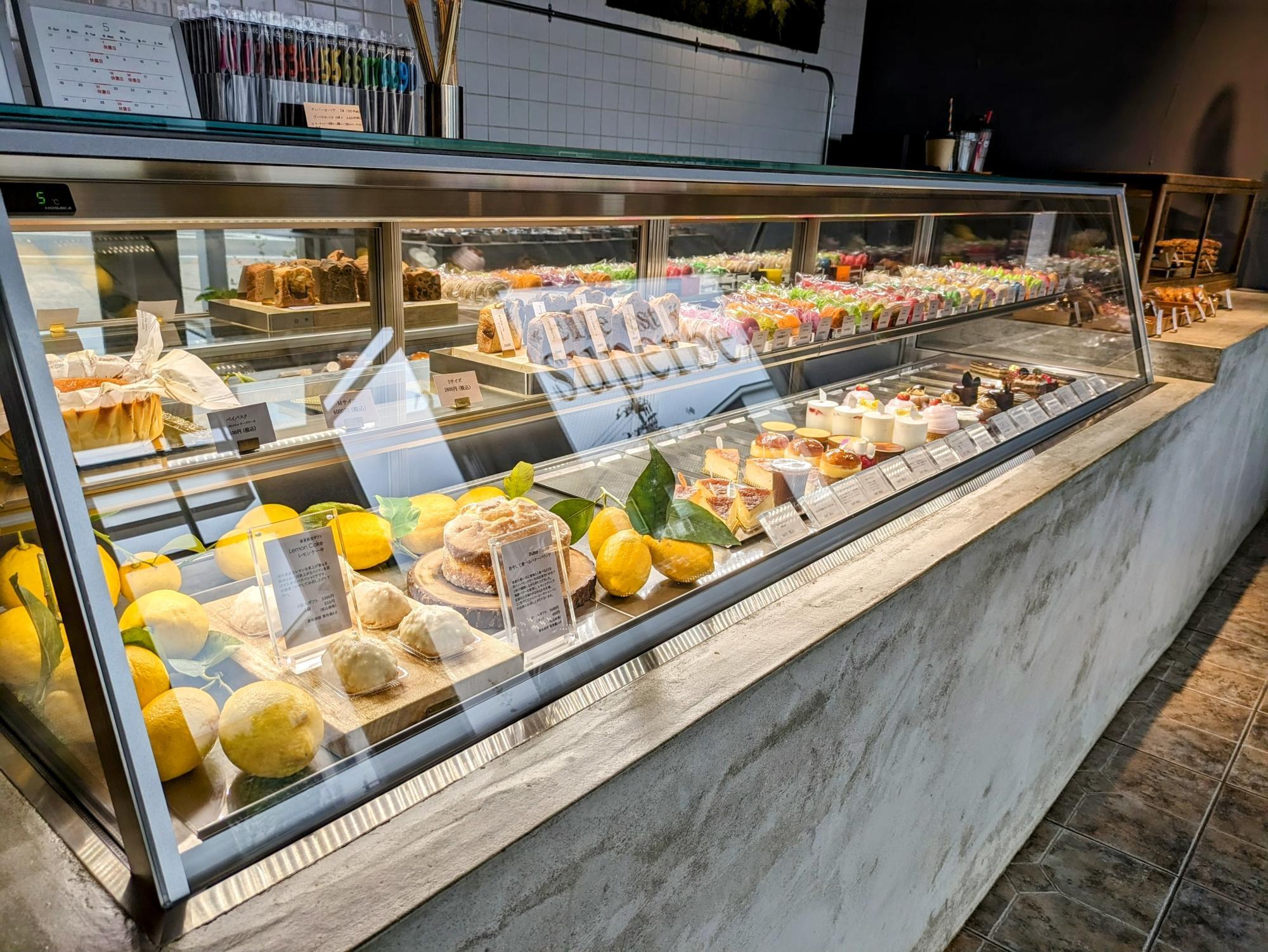 ショーケースもスタイリッシュ