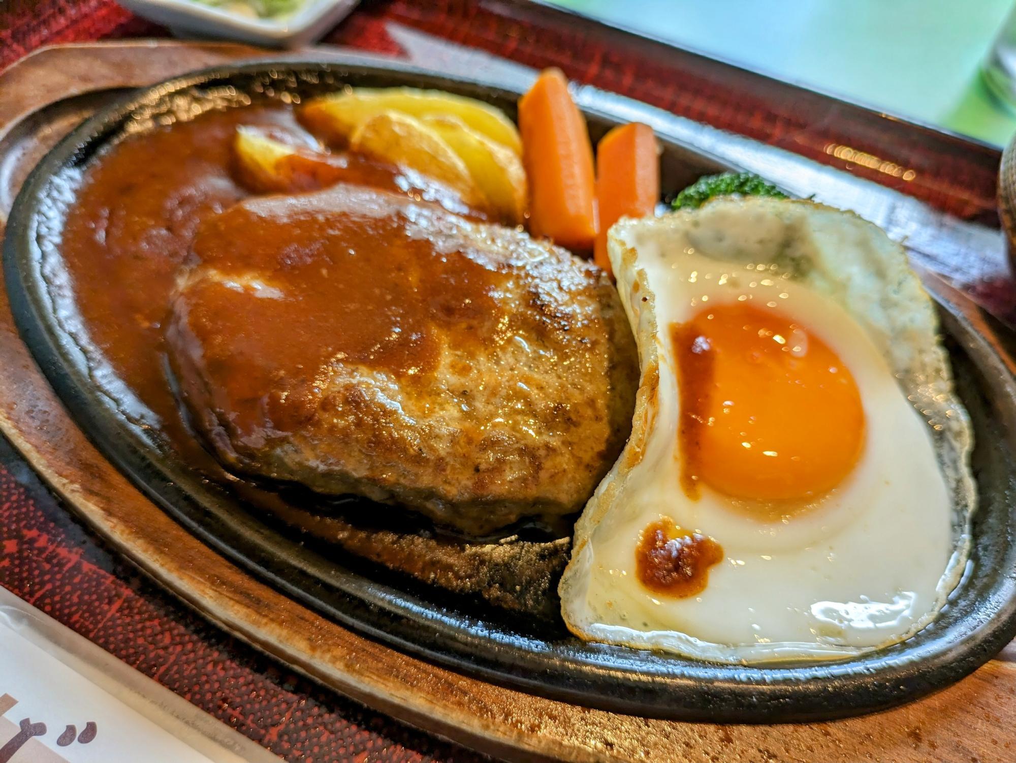 目玉焼きが嬉しい
