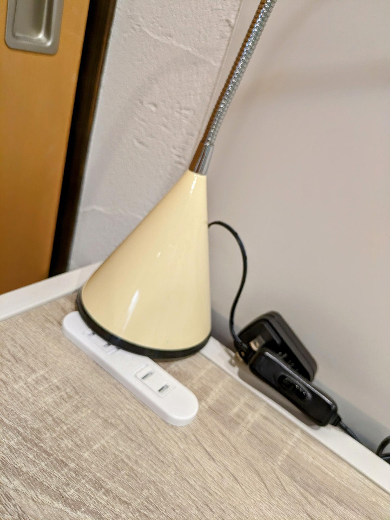デスクで充電出来ます