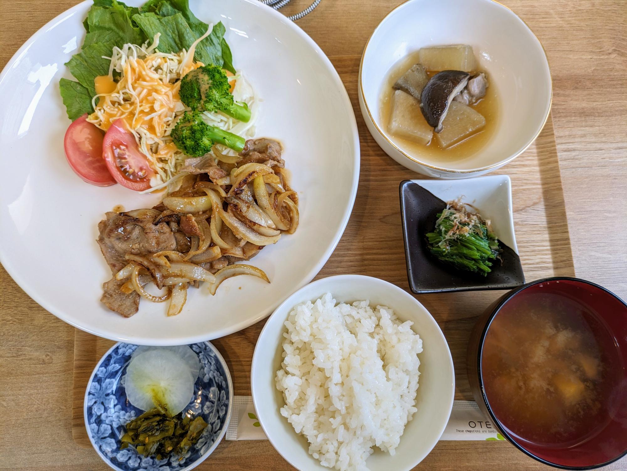 バランスの良い定食です