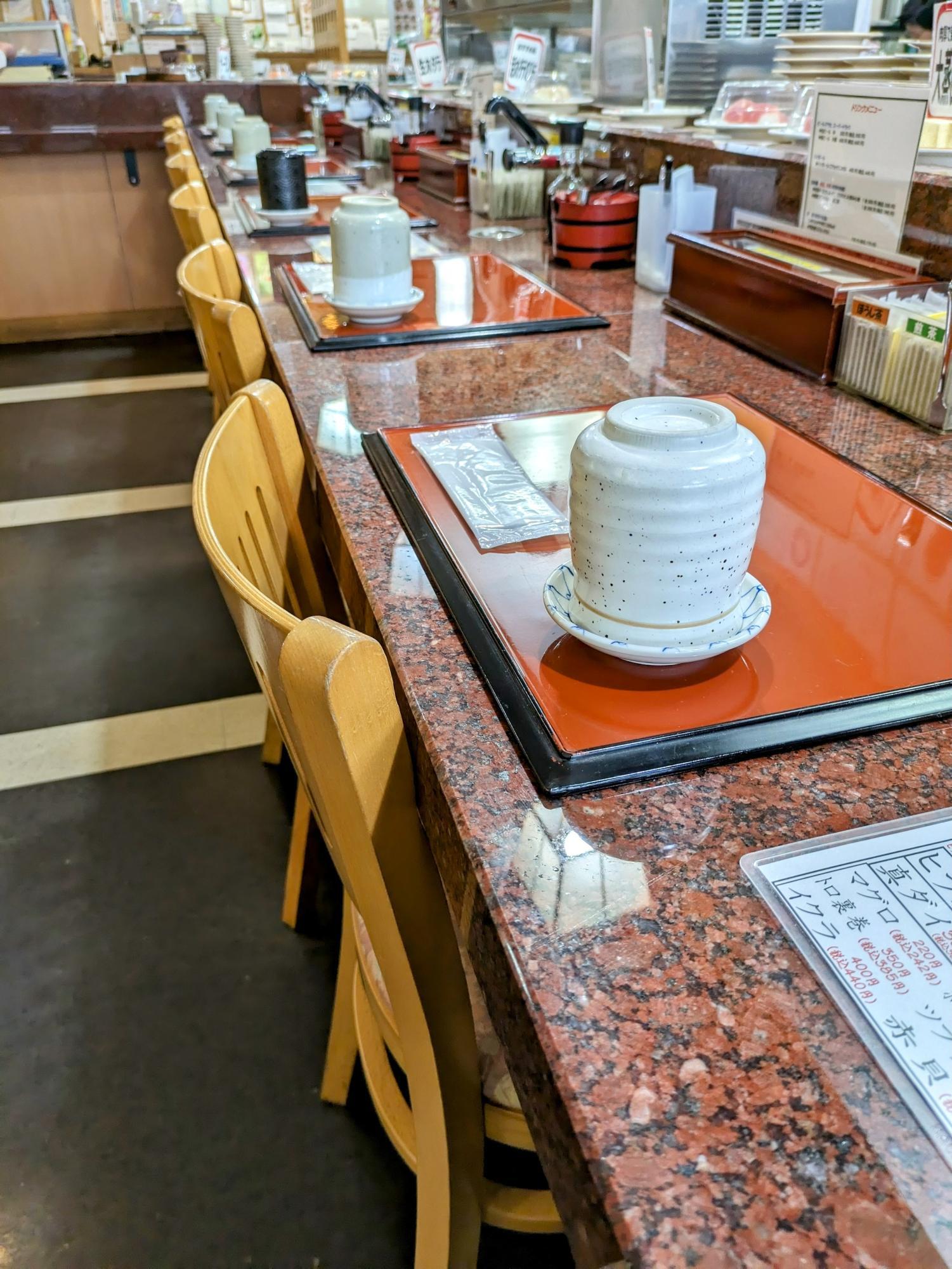 綺麗なカウンター席