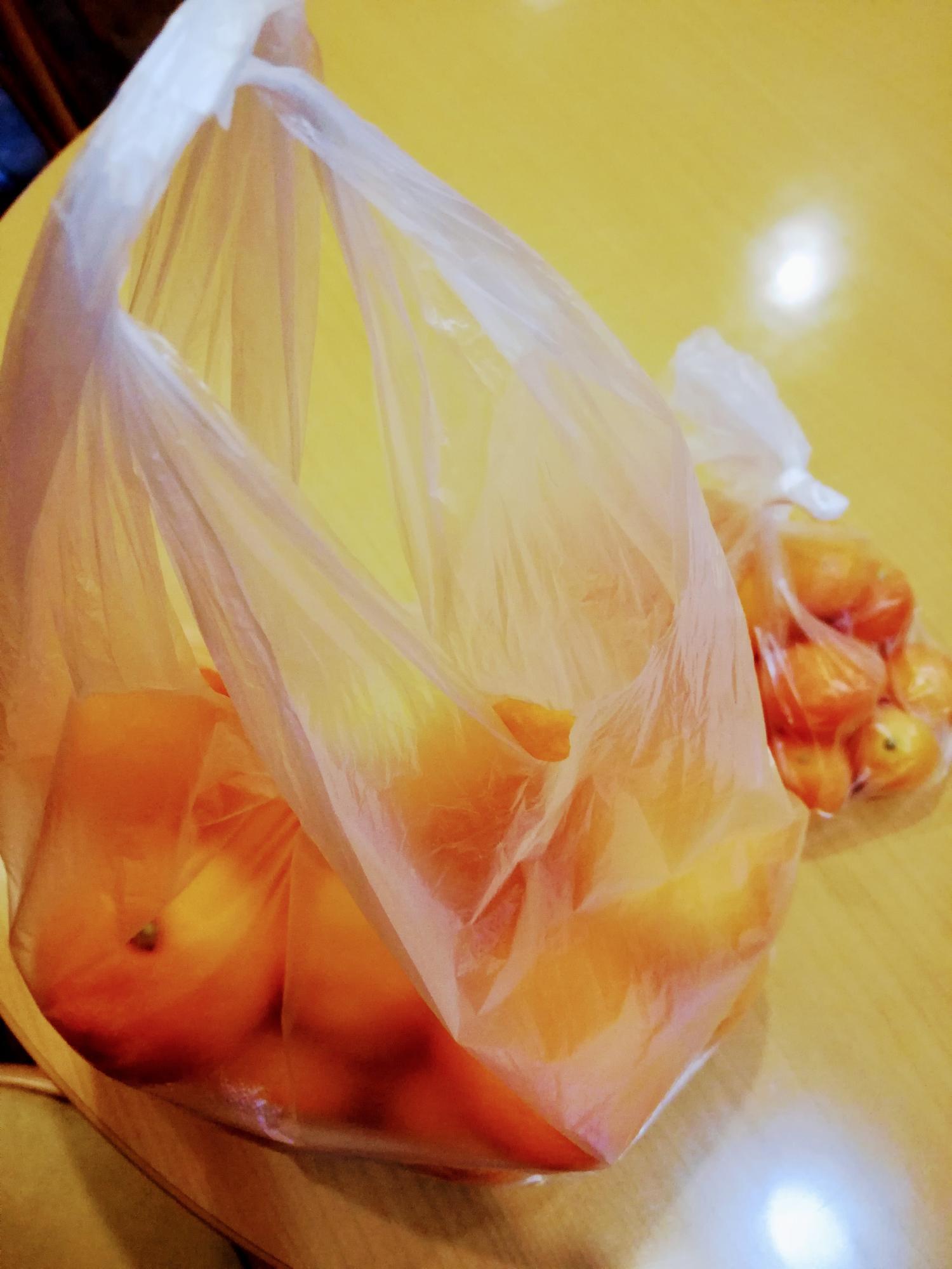 果物を購入