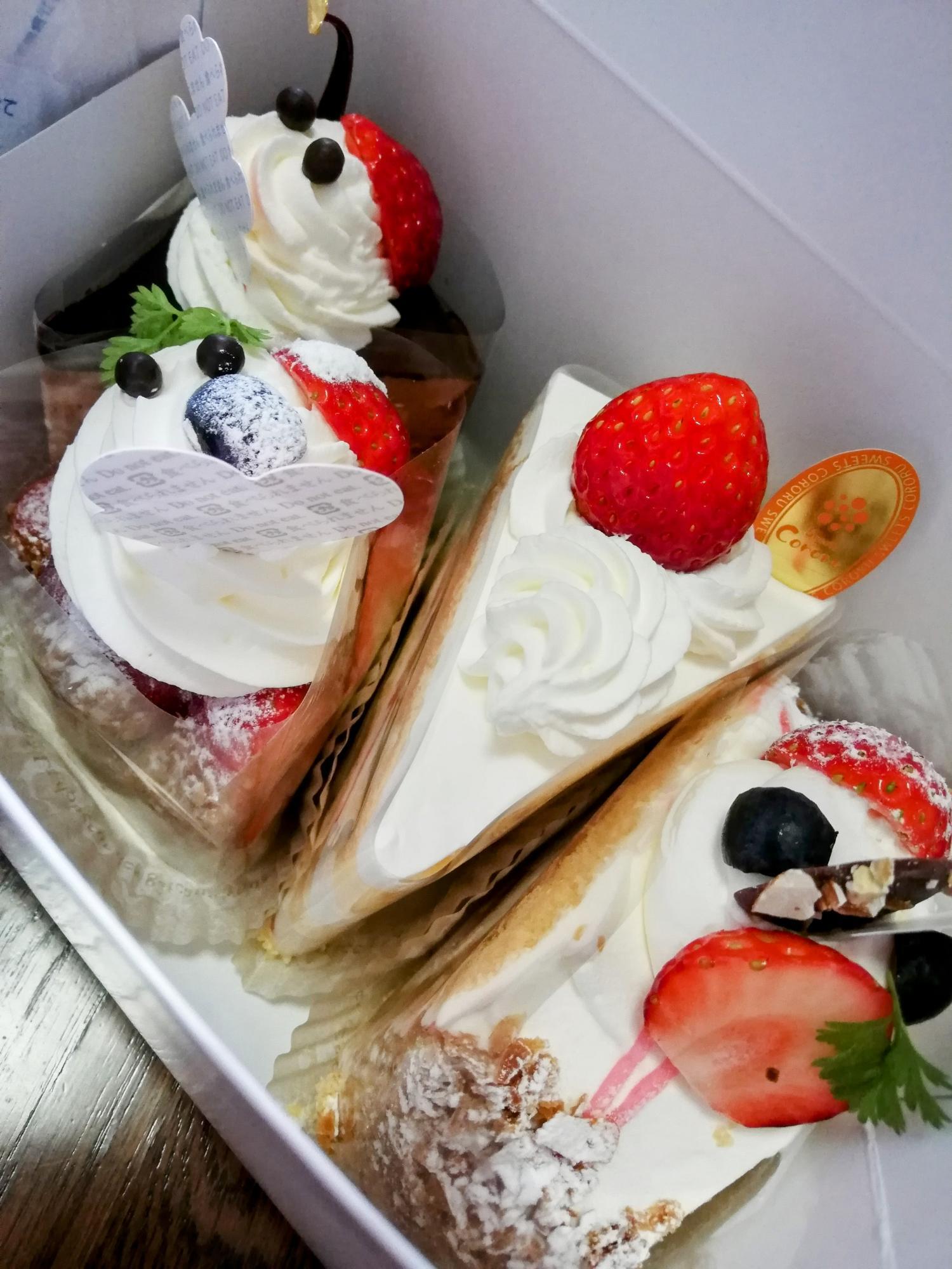 ケーキが輝いてます