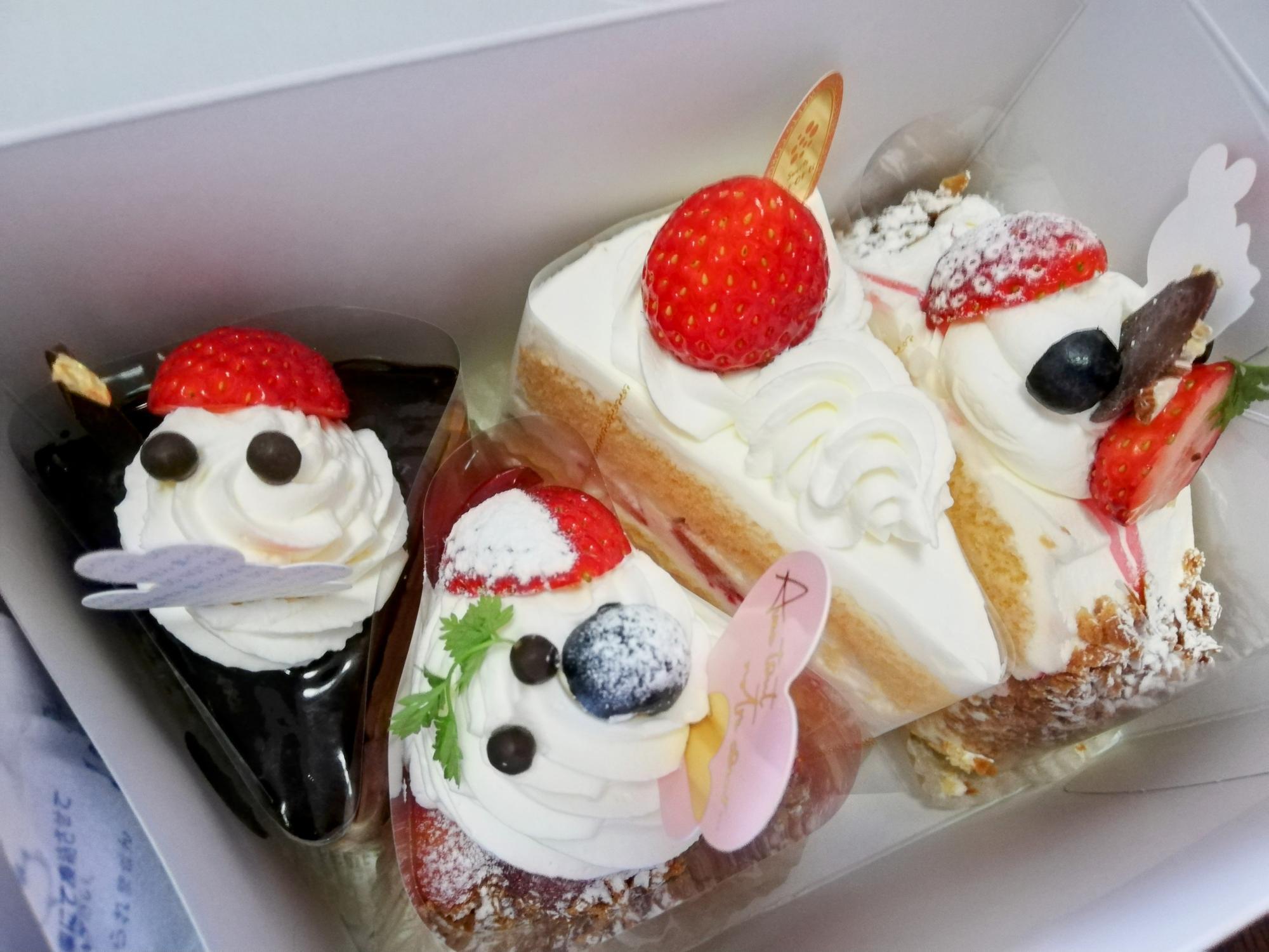 顔みたいなケーキも可愛い