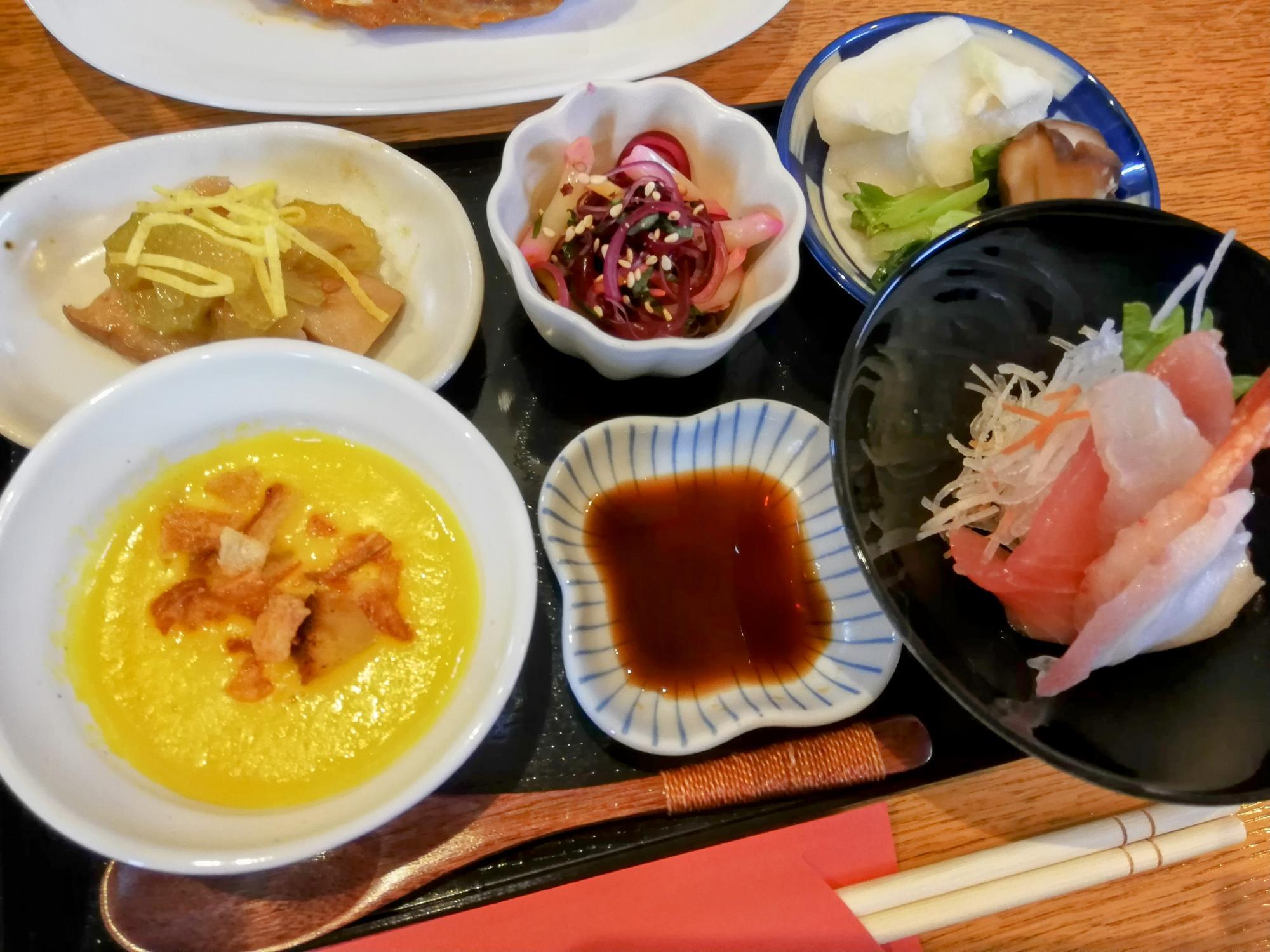 副菜からいただきます