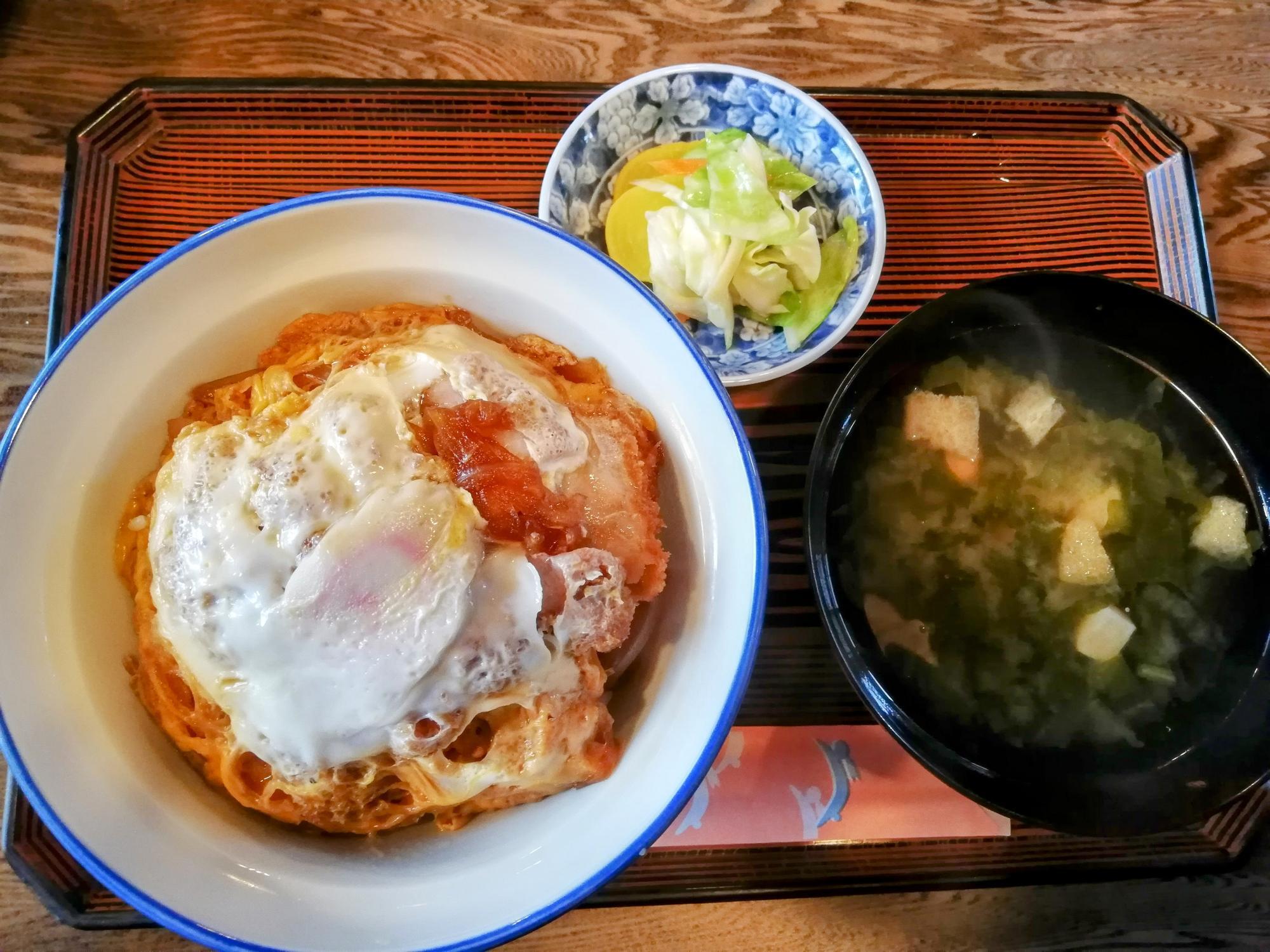 見事なカツ丼です