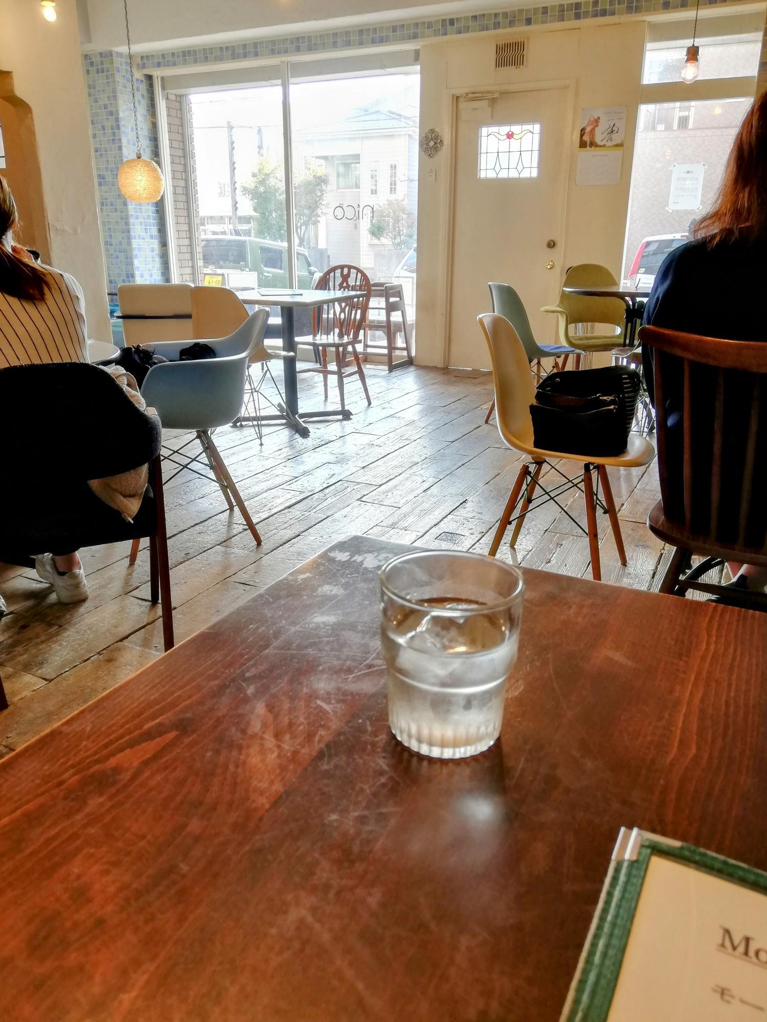 可愛く落ち着く店内てす