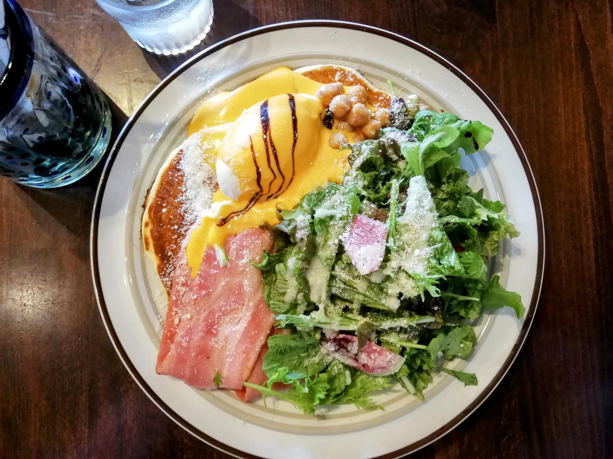 エッグベネディクトパンケーキ