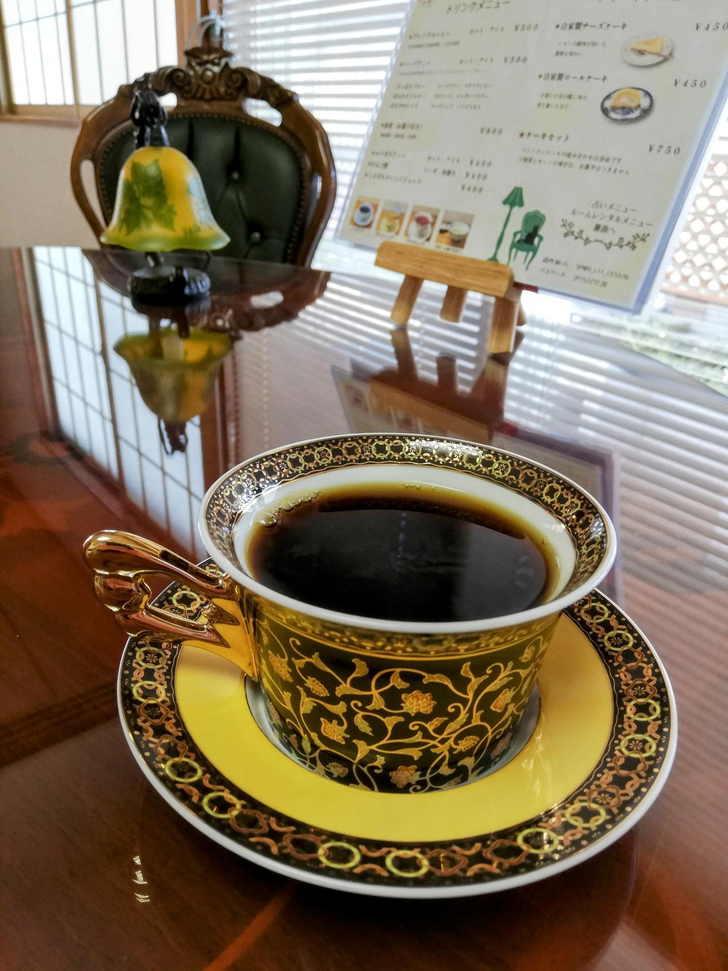 先ずはブレンドコーヒー