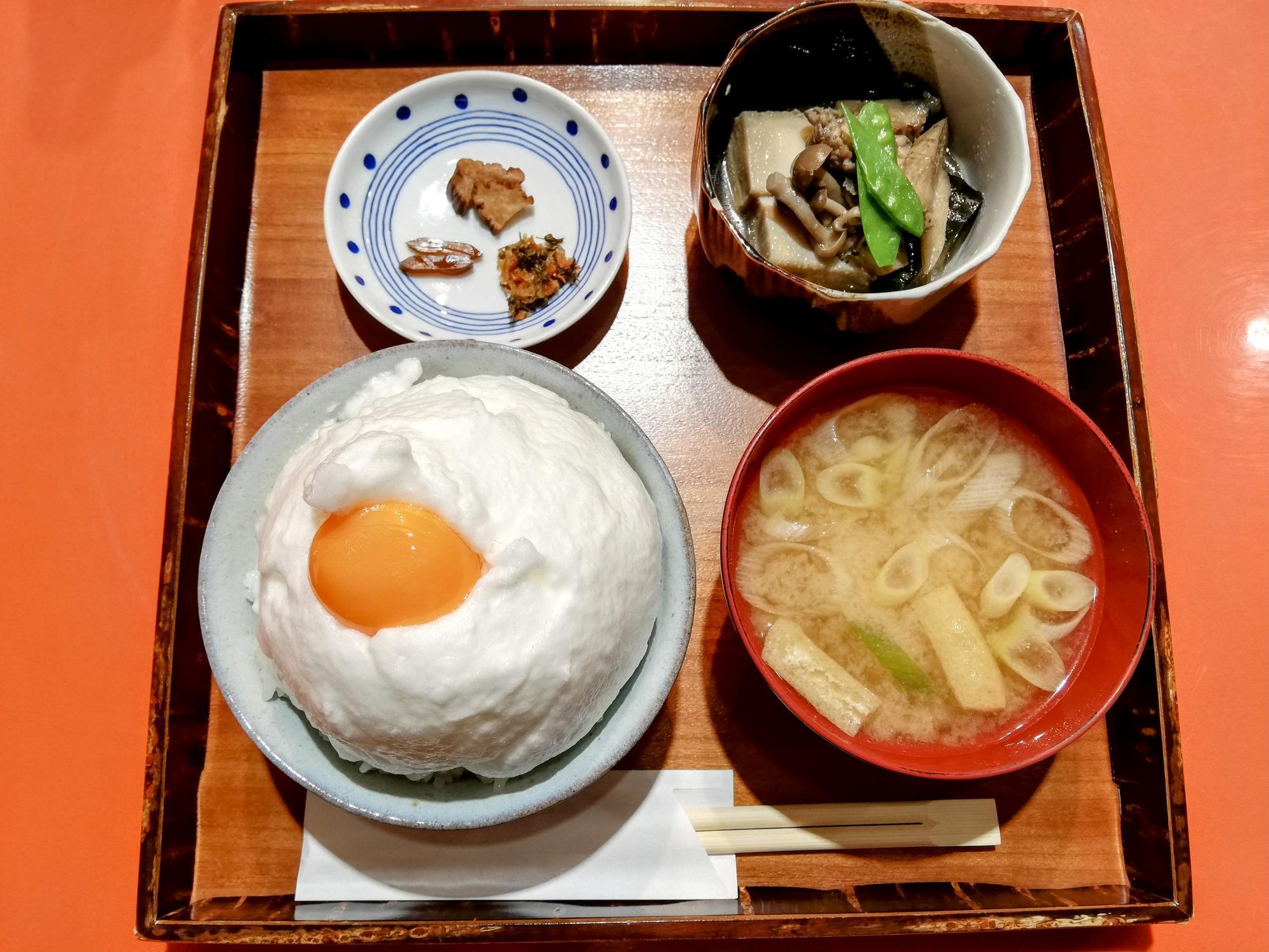 あやめ卵を使った「卵かけご飯セット」