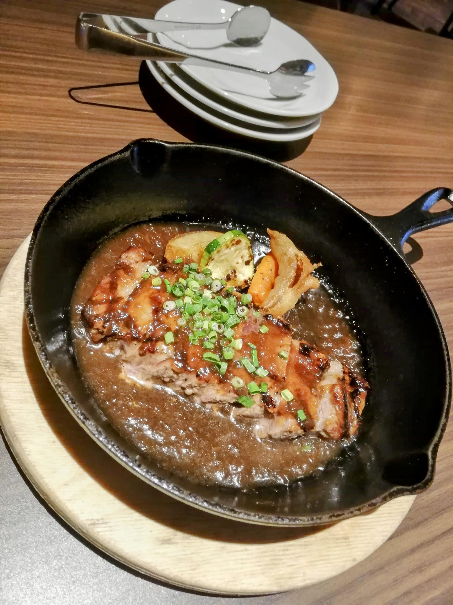 ガッツリの肉料理
