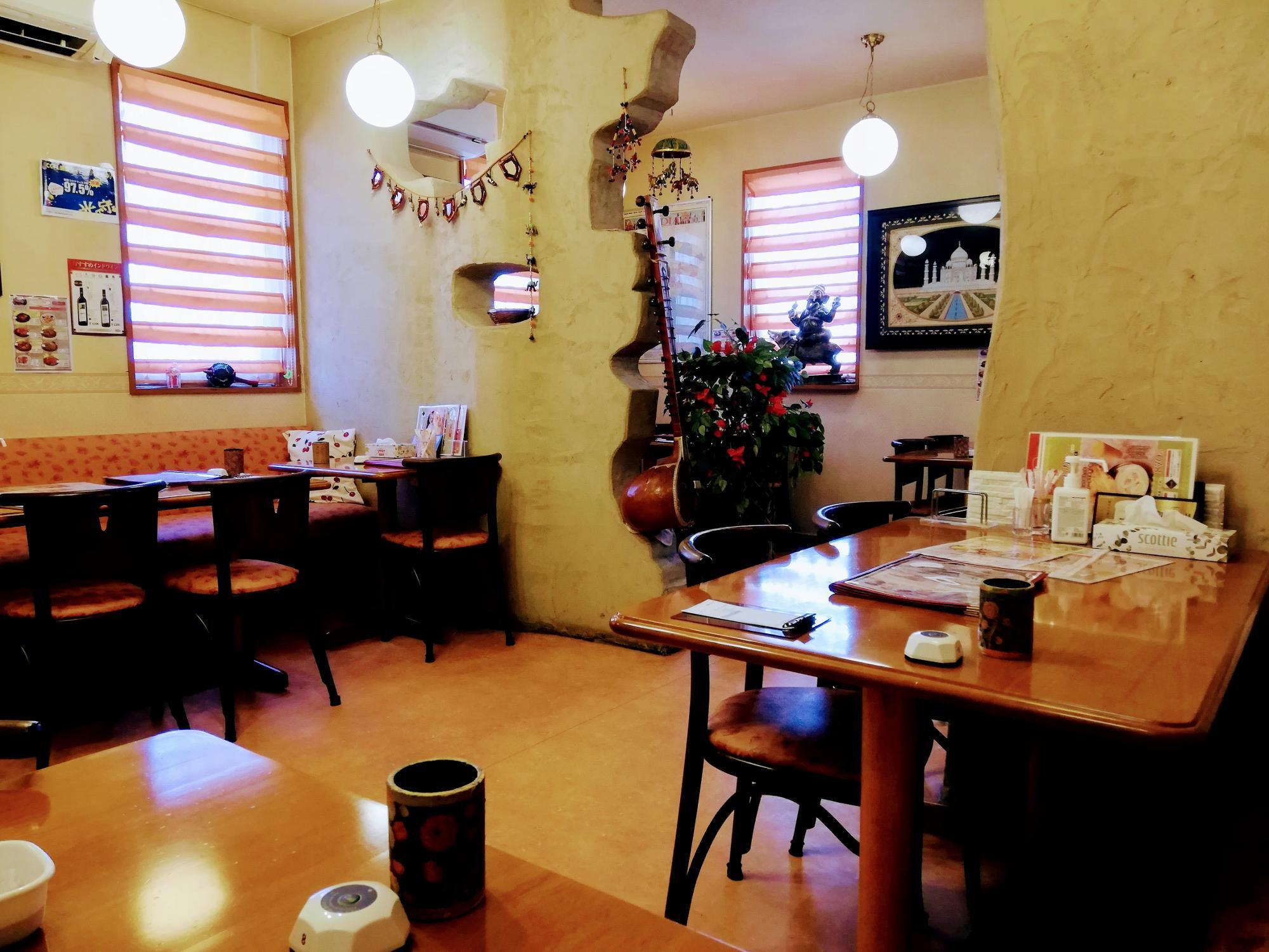 落ち着く店内です