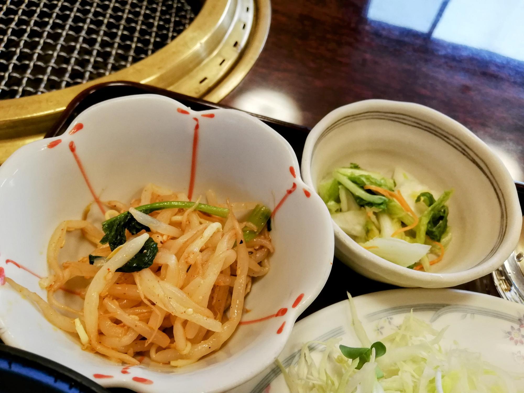 副菜のナムルと漬物