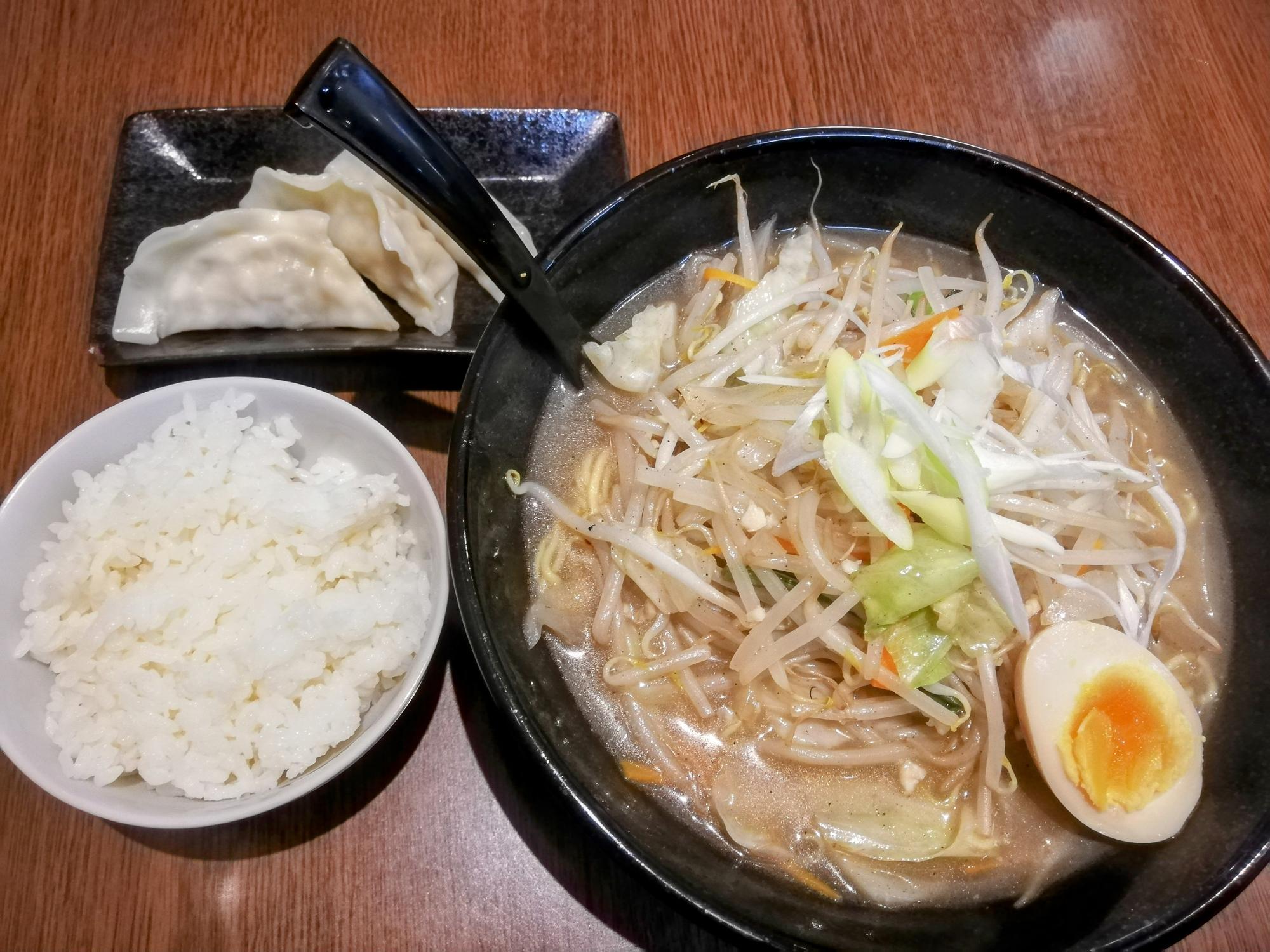 塩たんめんとCセットです