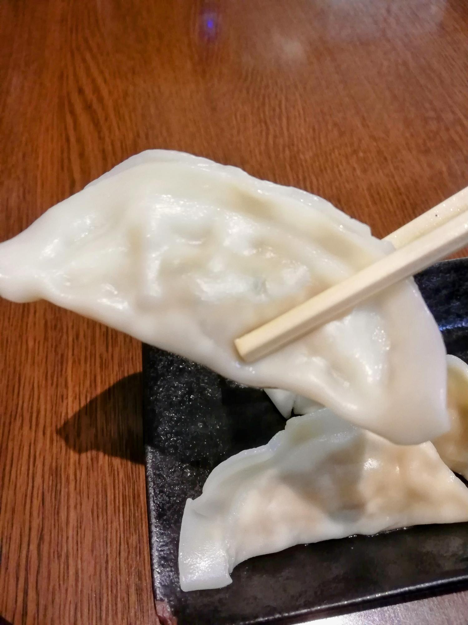 モチモチ豚餃子
