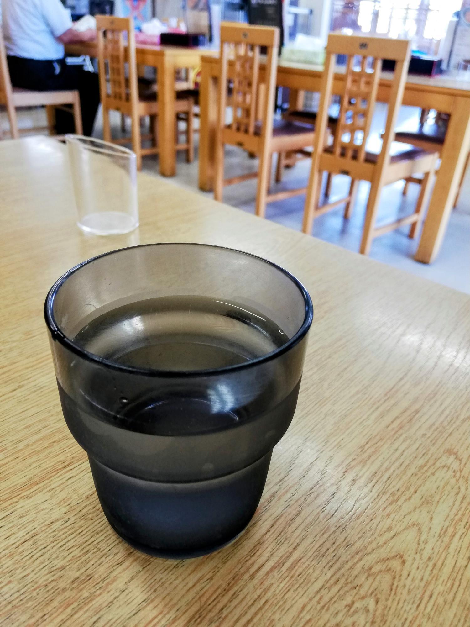 お水を飲んで待機