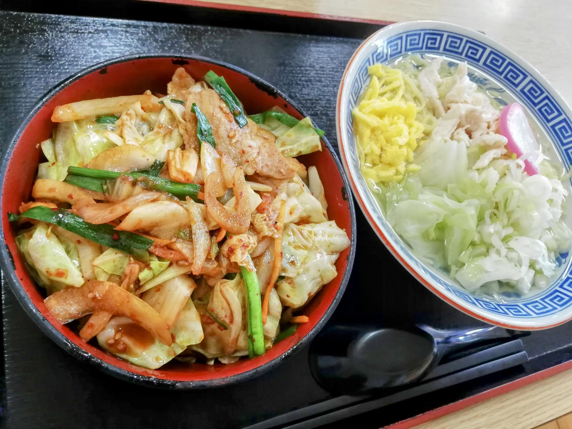 暑さに負けじとガッツリ食べます