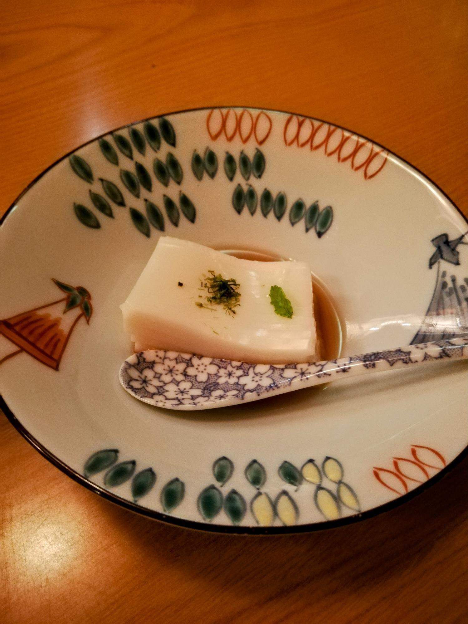 繊細な料理の数々