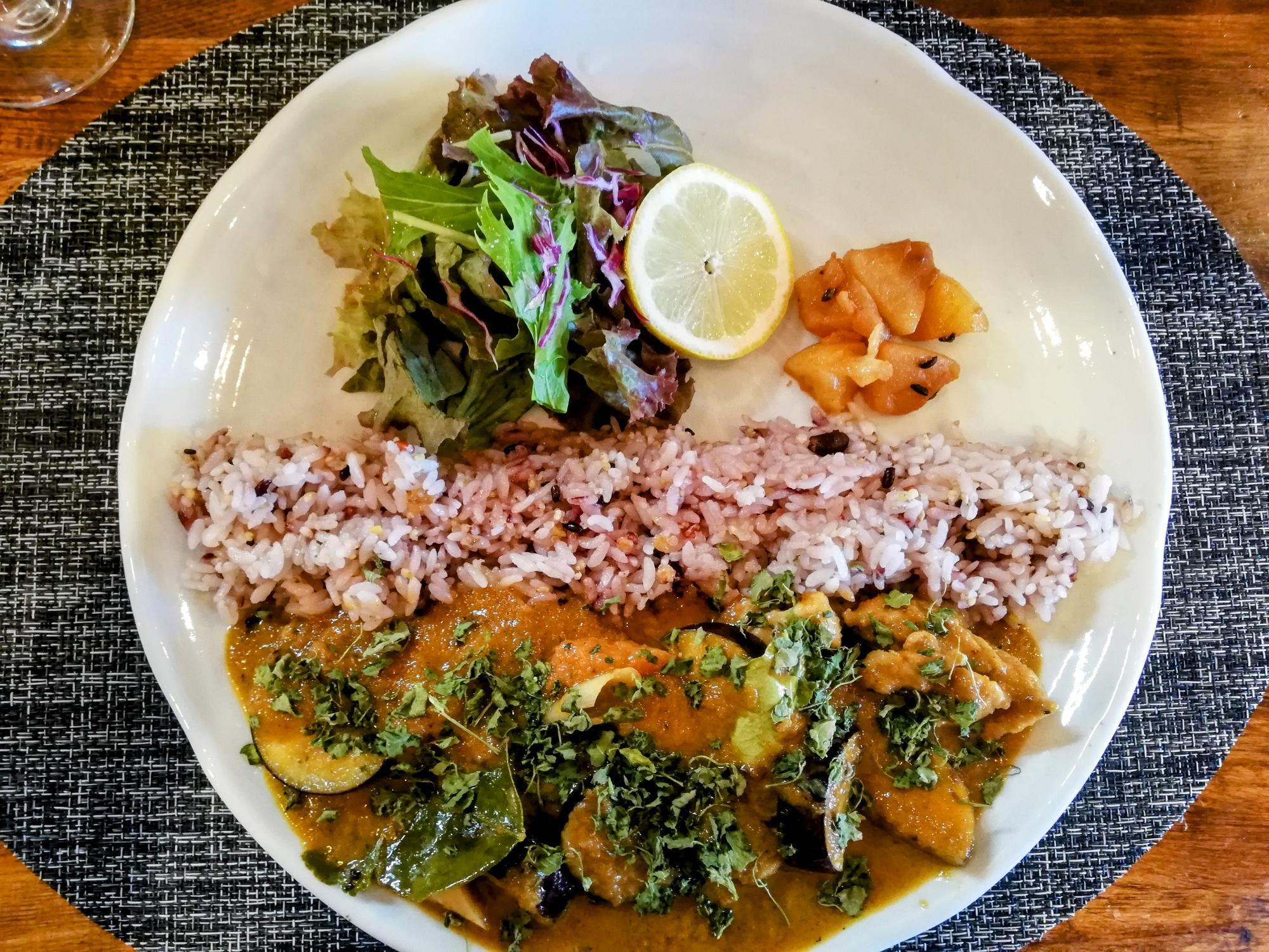 夏にピッタリの爽やかカレー