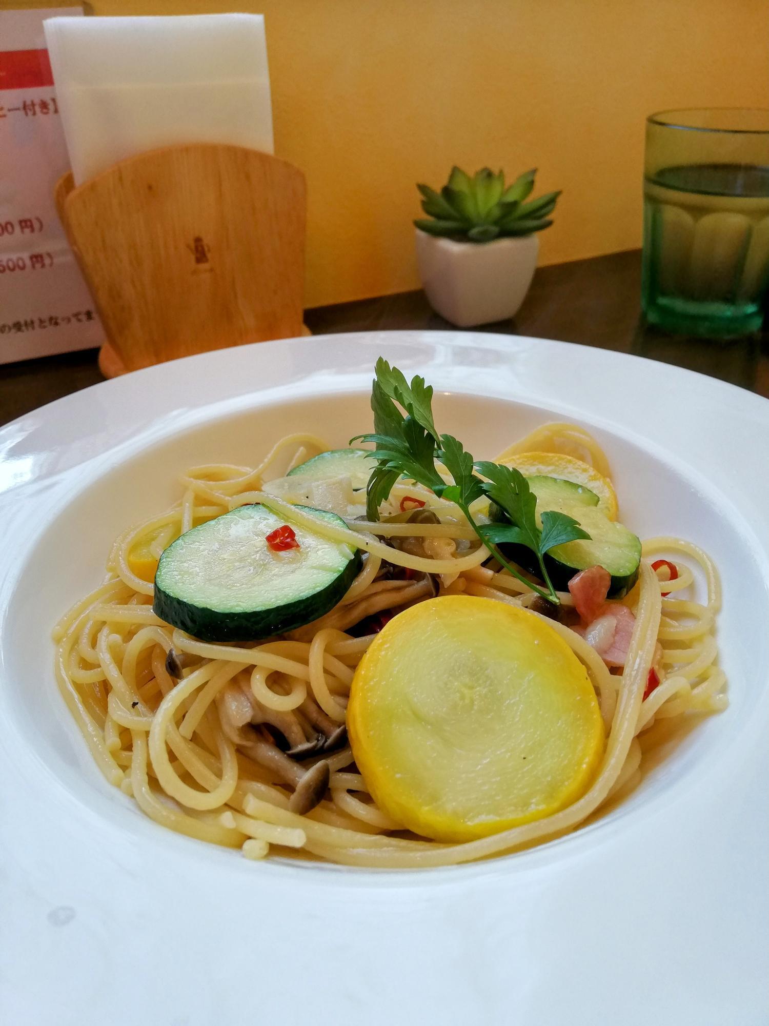 季節の野菜たっぷりのペペロンチーノ