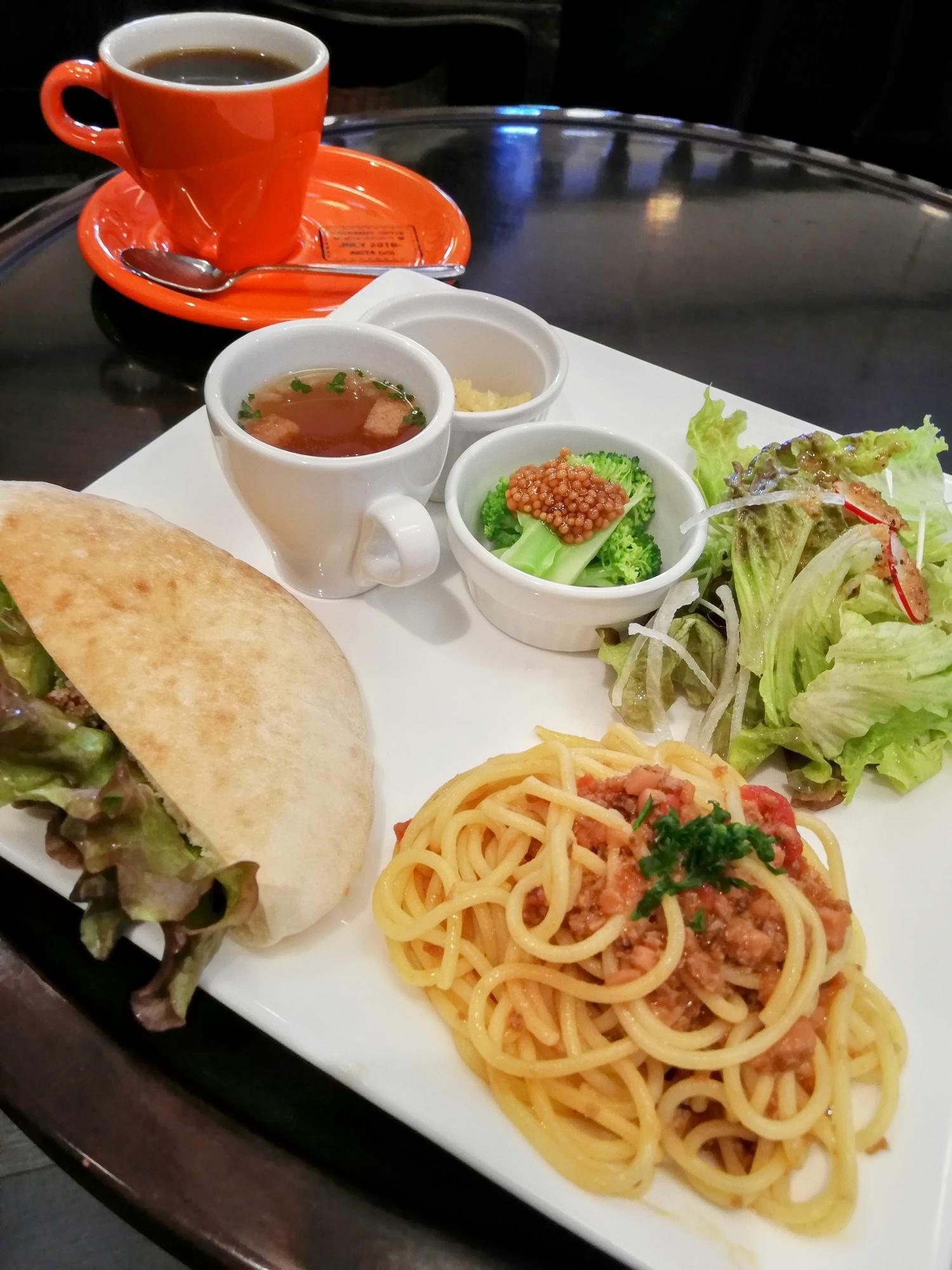 メインのスペシャルランチ