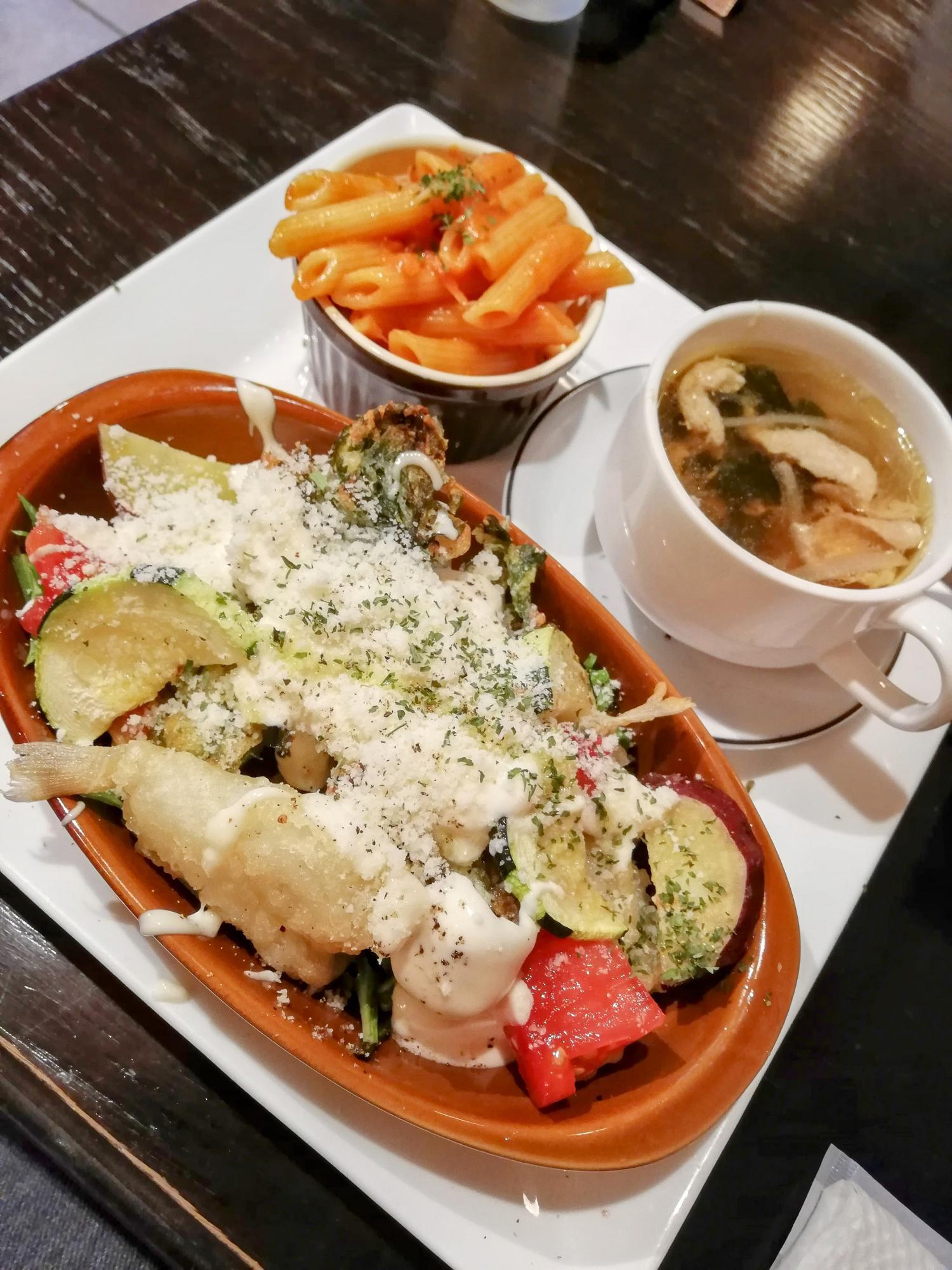メインのお魚プレート