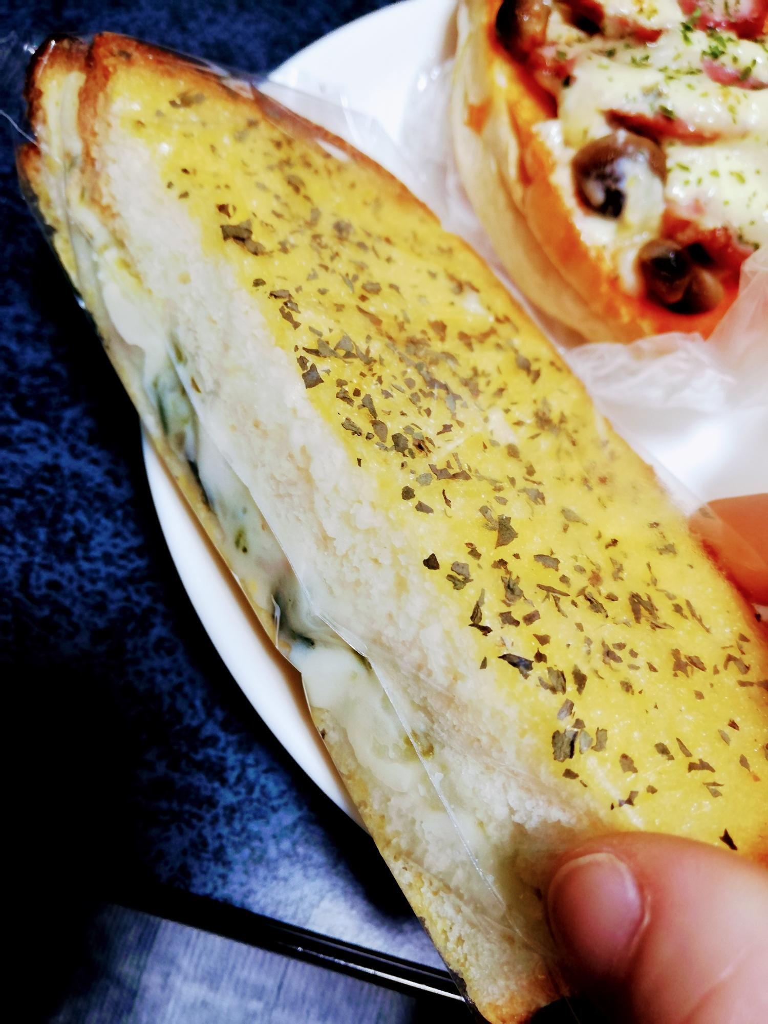 3個目の惣菜パン