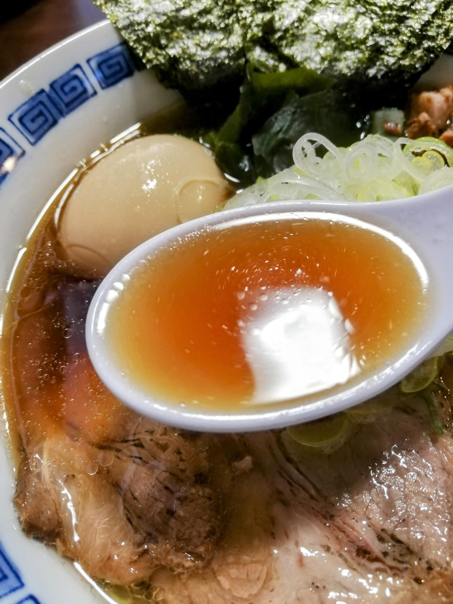 綺麗な色のスープ